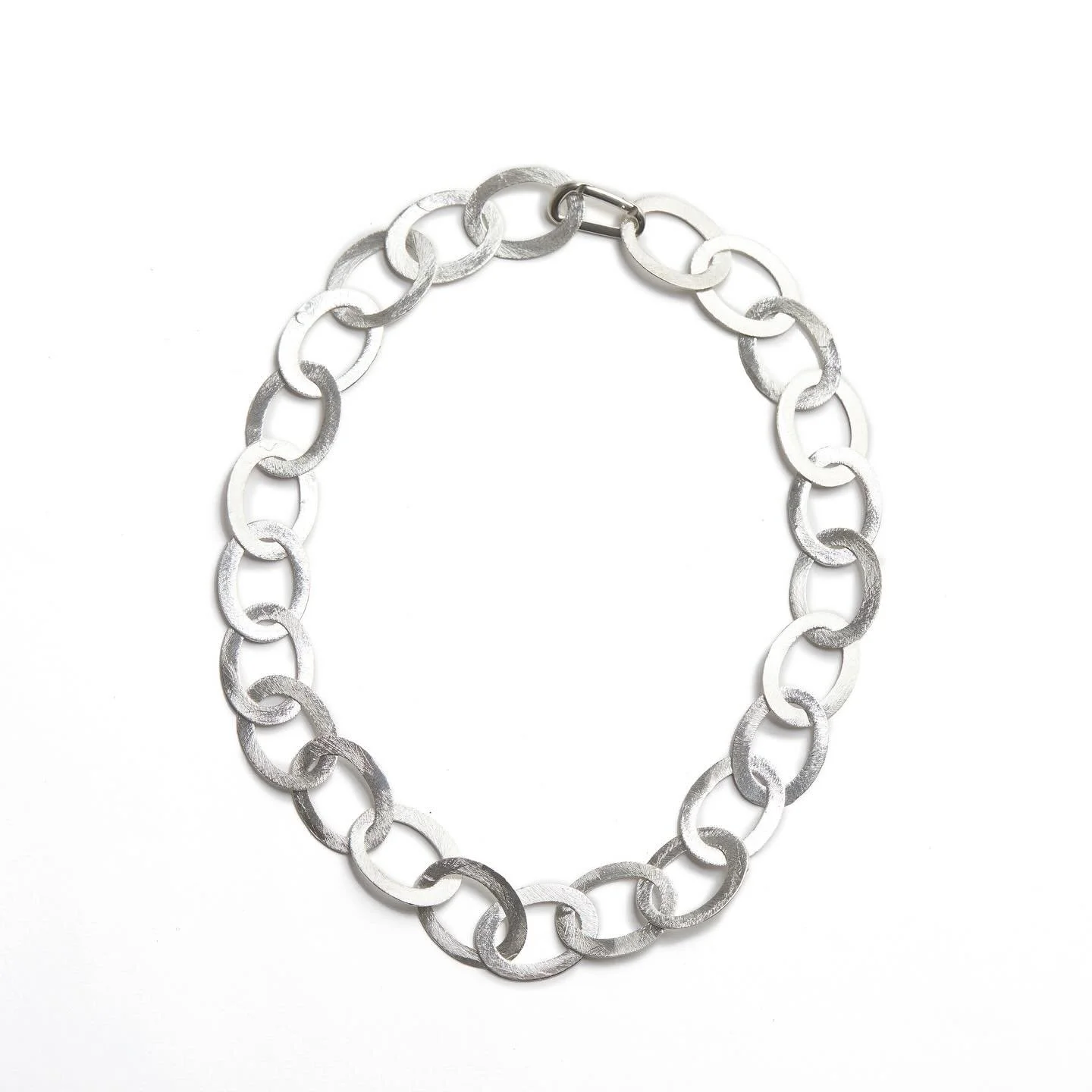 ✨ Serious Silver ! If you don&rsquo;t have a stunning silver standout chain - then this is the one! 
Just add clothes&hellip;
.
.
.
#silver #sterlingsilver #hardware #gorgeous #chain #love #aw25 #newseason #newcollection