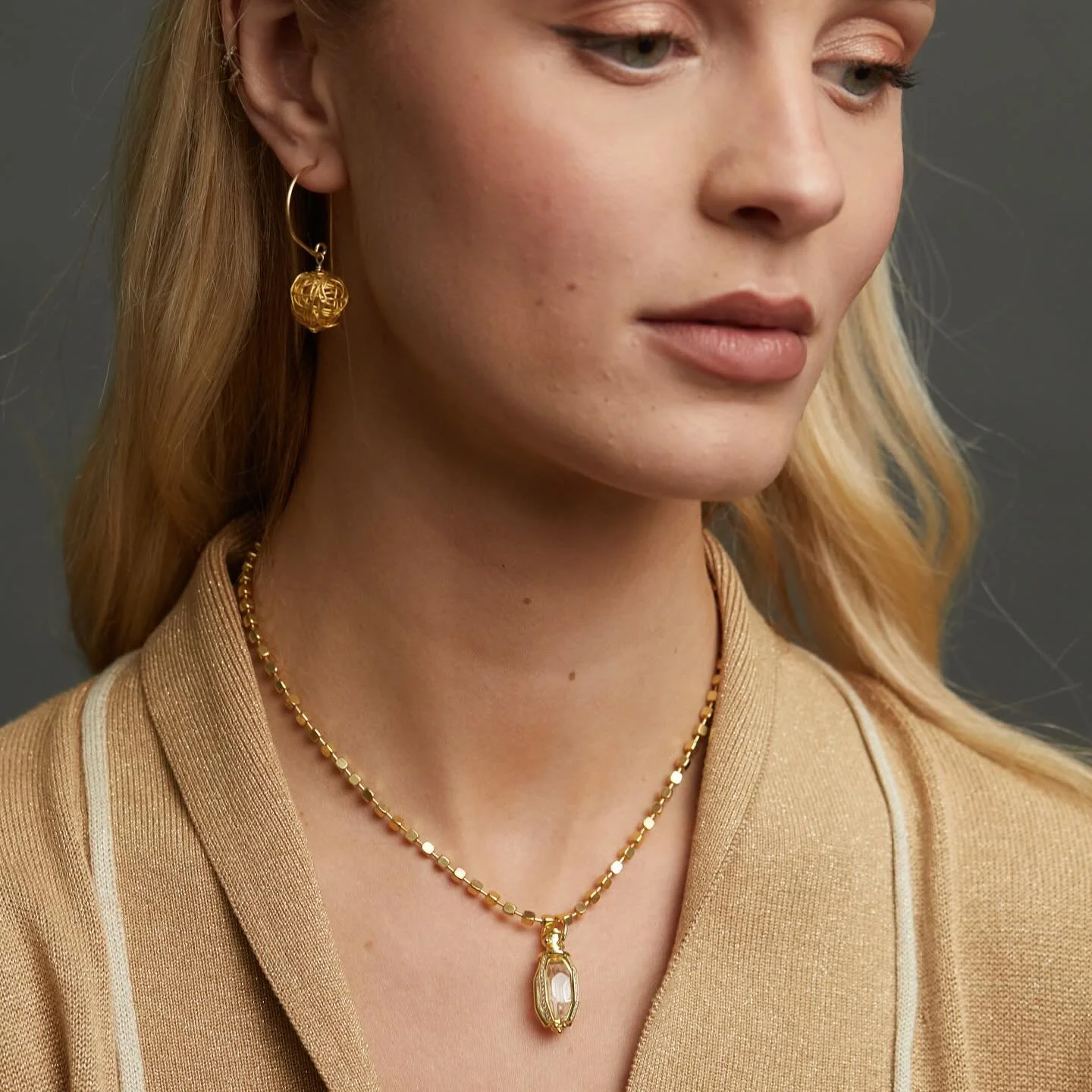 ✨Simple, elegant jewellery with a difference
.
.
.
#heritage #franke #goldknots #earrings #necklace #newseason #shoponline #jewellery #adornments #accessories #bold #statements