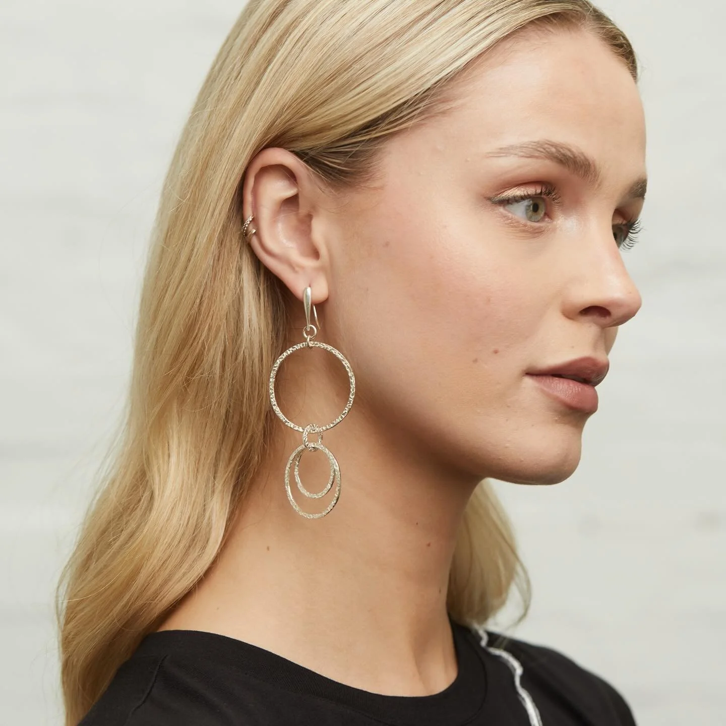 ✨ When you need one piece of statement jewellery, choose these Mismatch Coil Earrings. 
.
.
.
#sterlingsilver #statement #onepiece #bold #standout #unique #jewellery