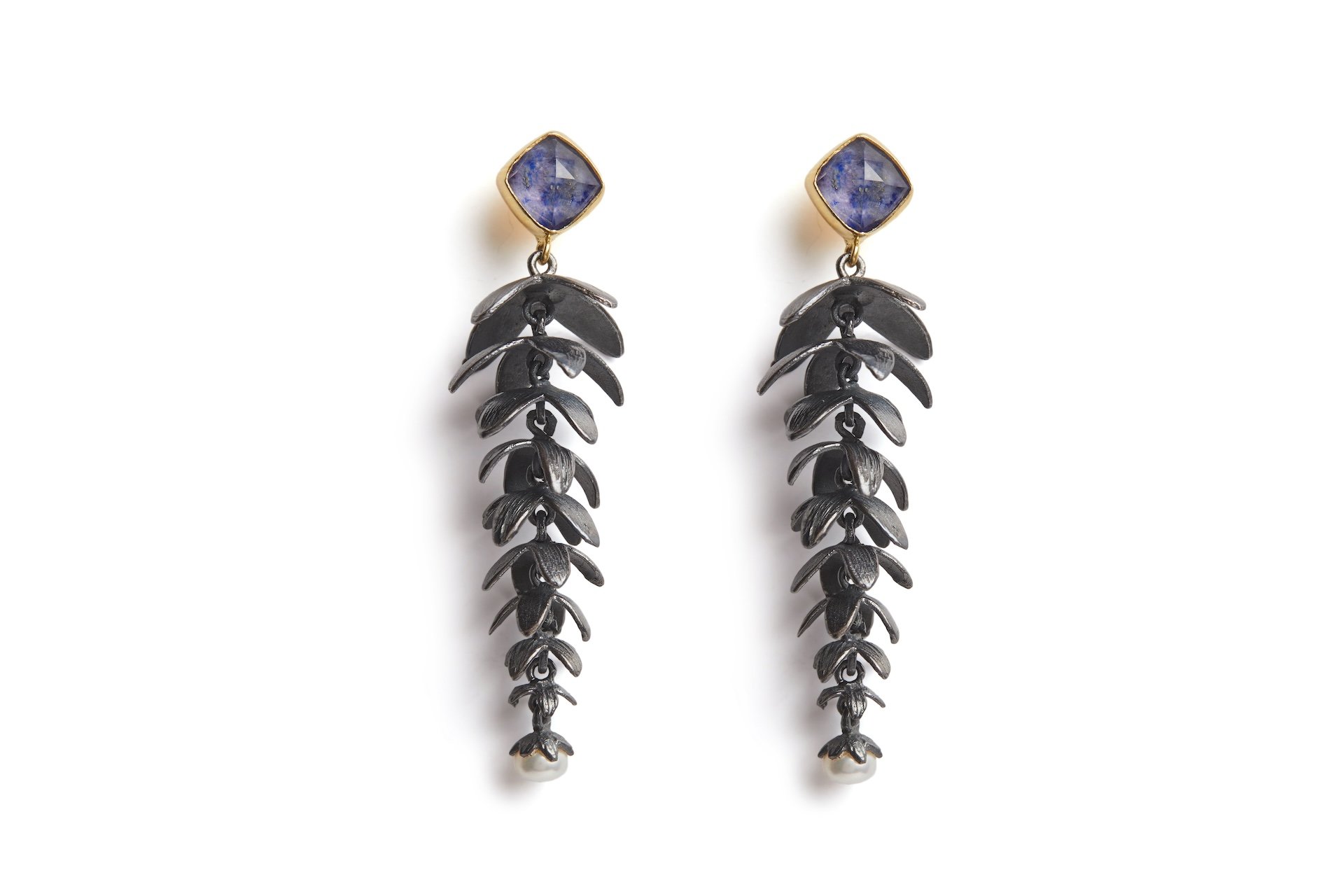 Oxidised Vine Branch Er in Lapis.jpg