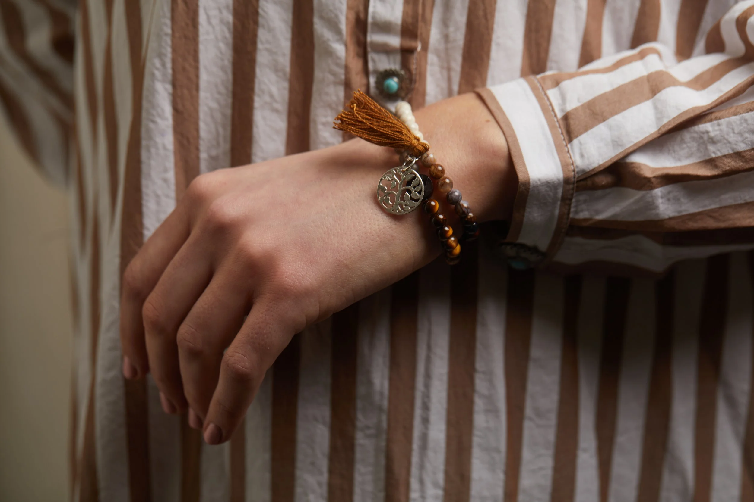 Pietersite Tassel BR on hand.jpg