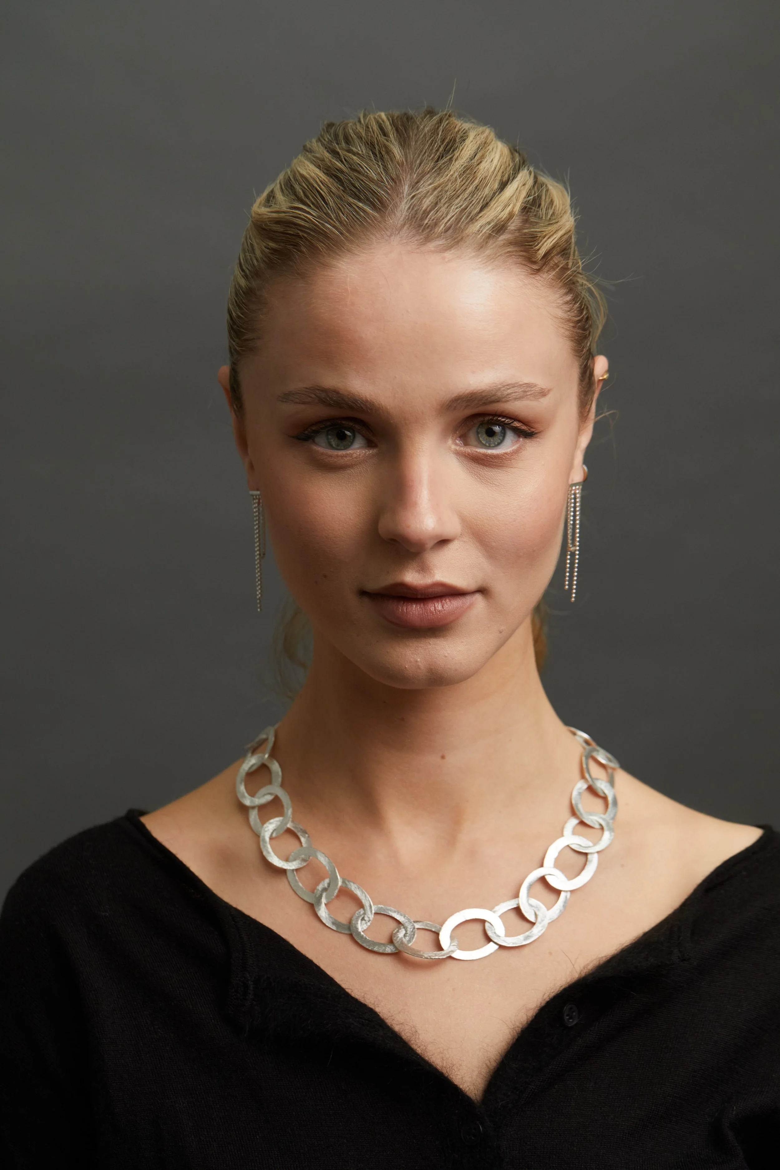Silver Heavy Oval Link NK on model close up.jpg