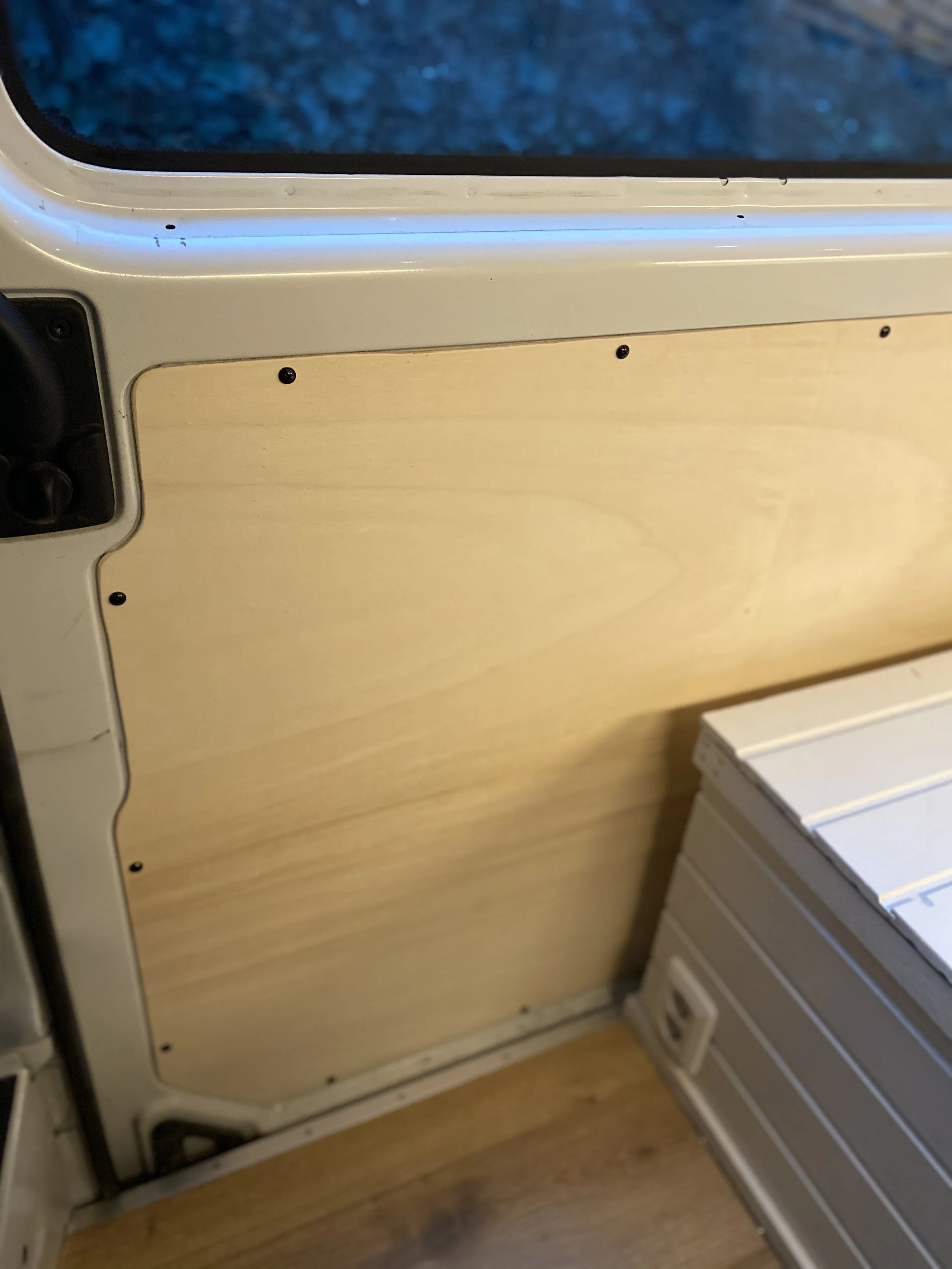 camper-afwerking-deur