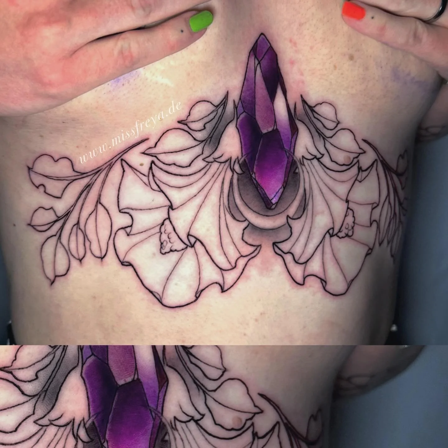 I have so many bigger works in progress that I shy away from showing here because the algorithm scares me but since I myself enjoy seeing in progress that&rsquo;s realistic - here you go. Witchy underboob in progress for @wolkenmaedchen - I still ado