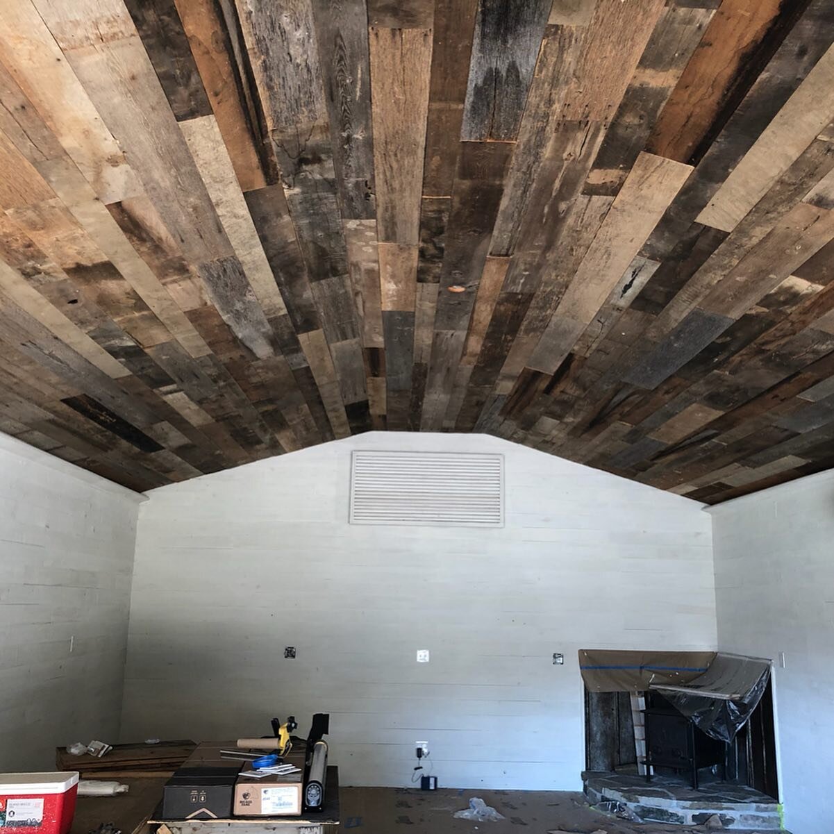Finito! Rough sawn cypress meets a @benjaminmoore paint wash and a @romabiopaints lime wash in two steps with a reclaimed barnwood ceiling. One thing we&rsquo;ve learned is to really stress the &ldquo;just wait until it dries&rdquo; to the client whe