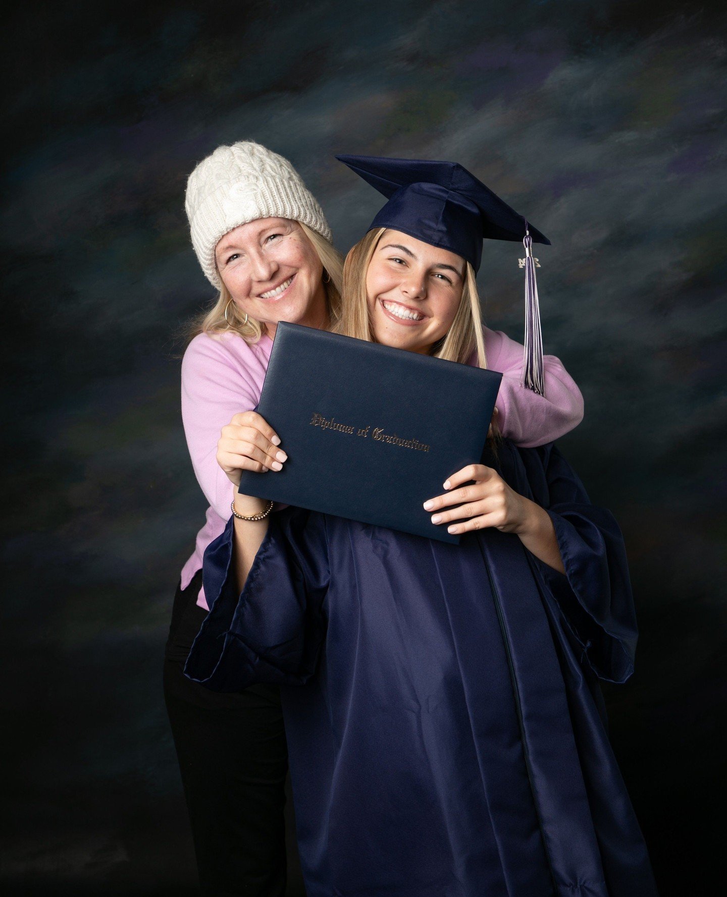 Parents; it's TOTALLY ok to hop in a photo or two with your senior. But better than this, consider a family photo before they jet off to their next phase in life.