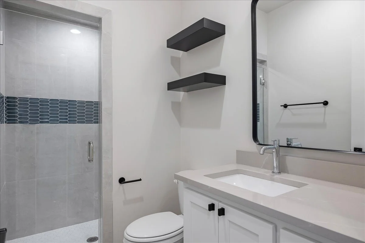 10351 Cactus Flower_23-Bathroom 3.jpg