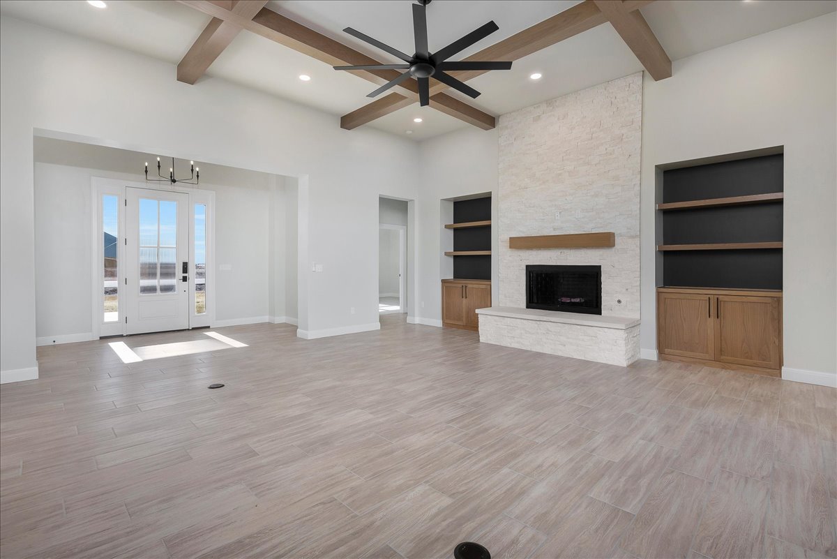 10400-Cactus-Flower-Rd-07-Living Room.jpg