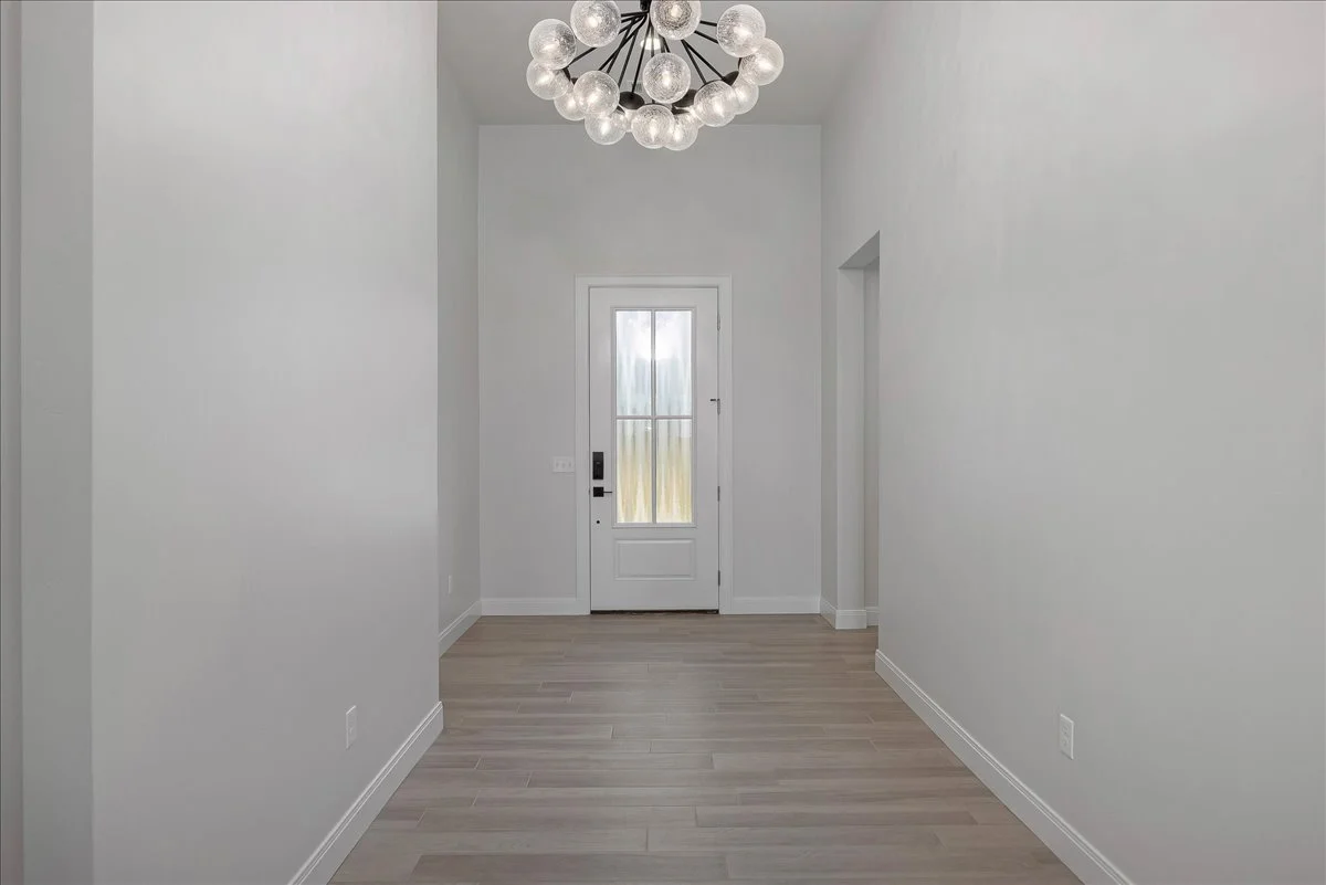 10351 Cactus Flower_04-Foyer.jpg