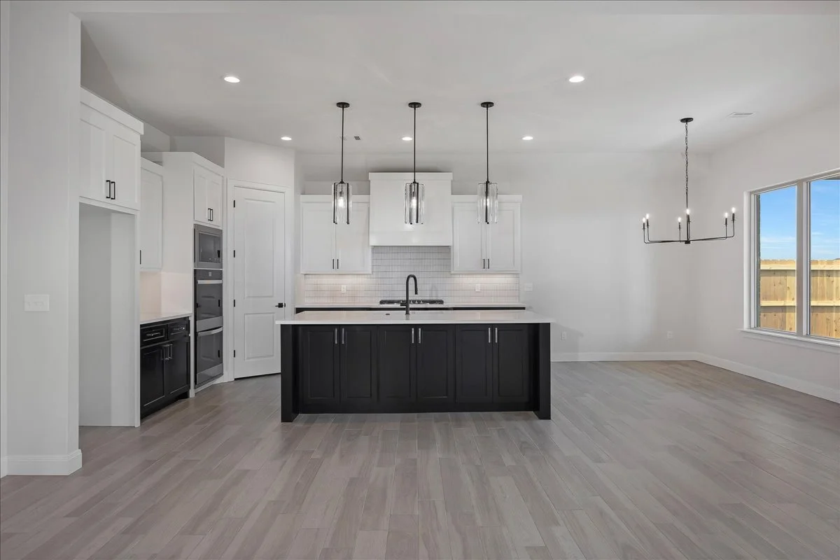 10351 Cactus Flower_09-Kitchen and Dining.jpg