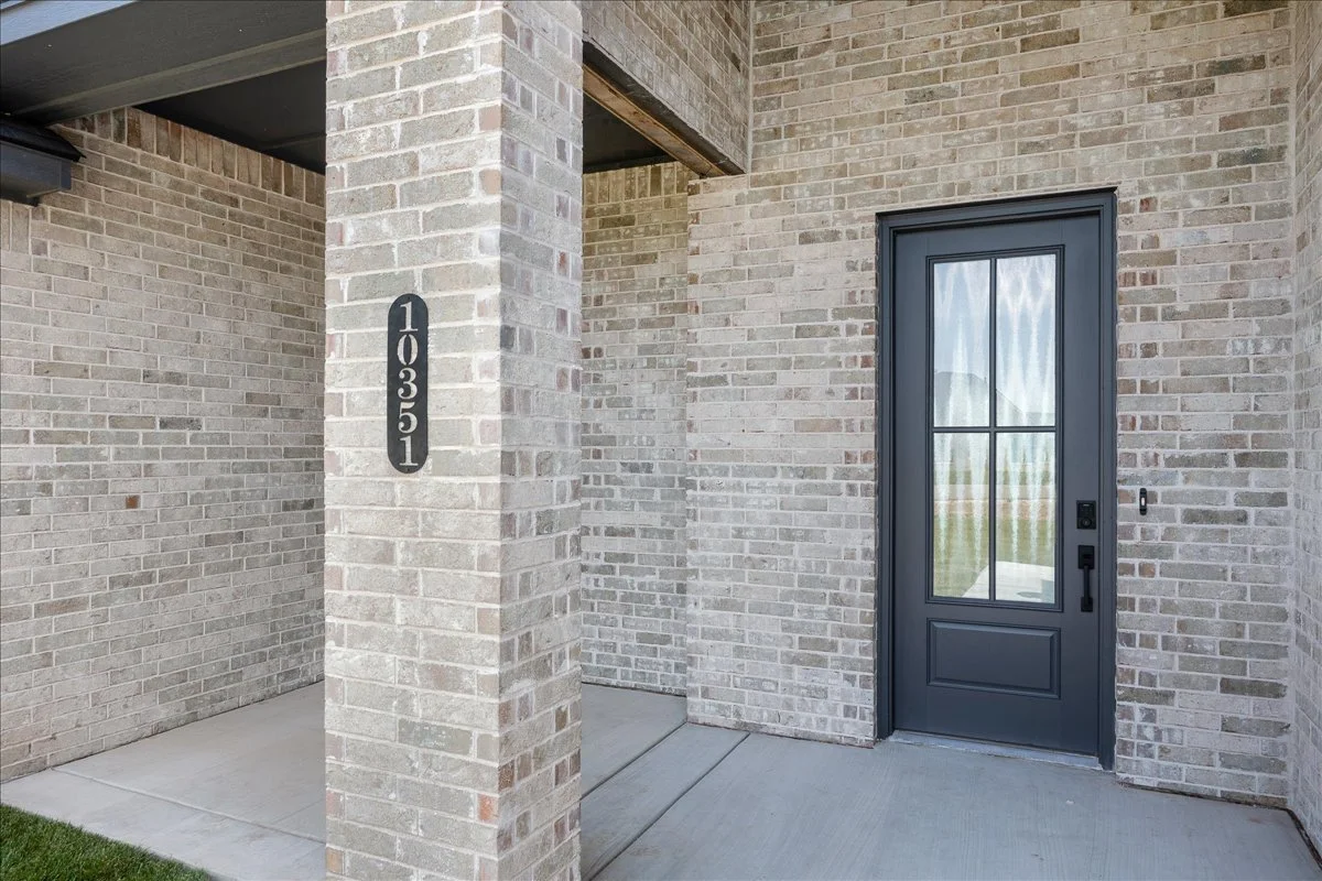 10351 Cactus Flower_03-Front Porch.jpg