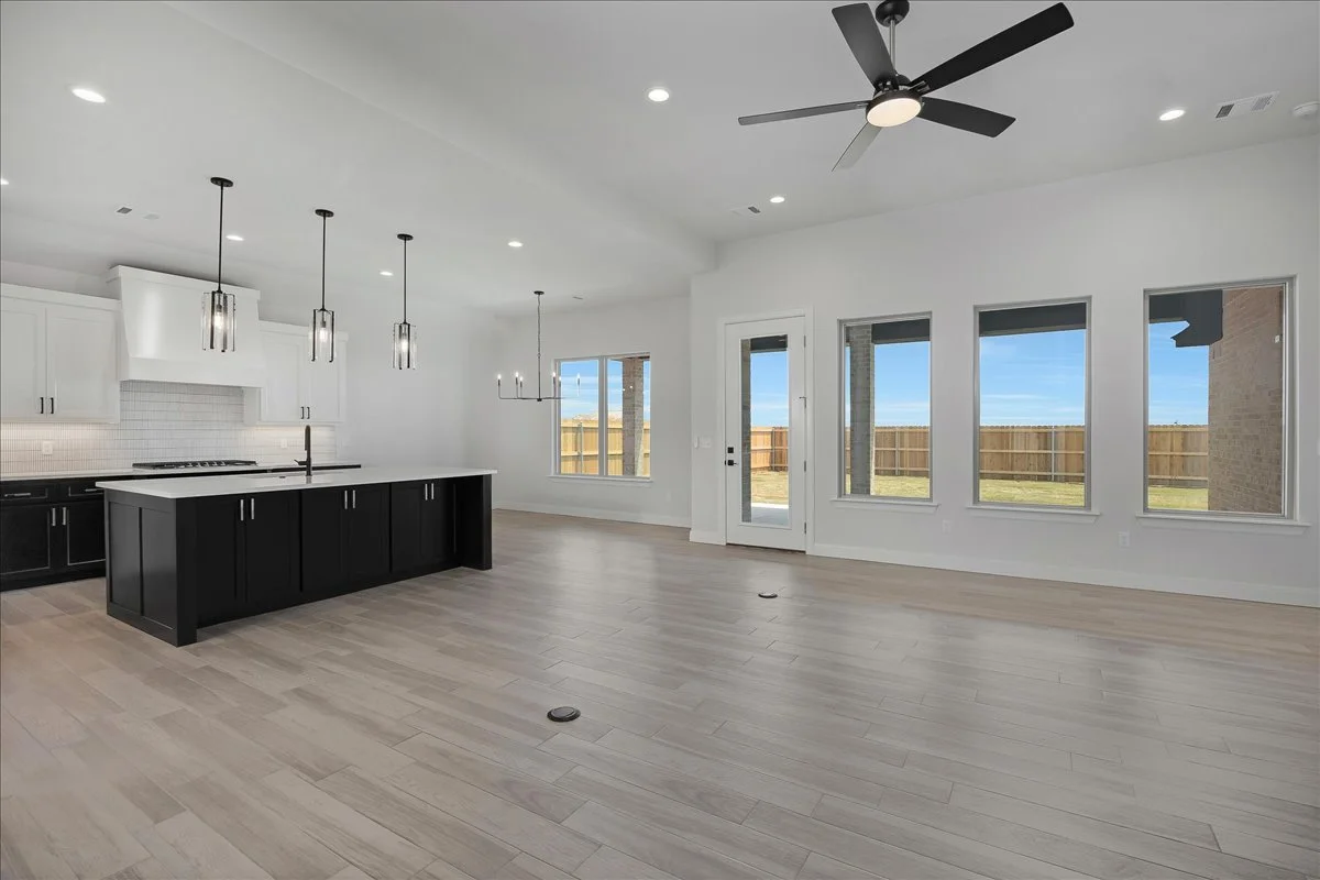 10351 Cactus Flower_05-Living Area.jpg