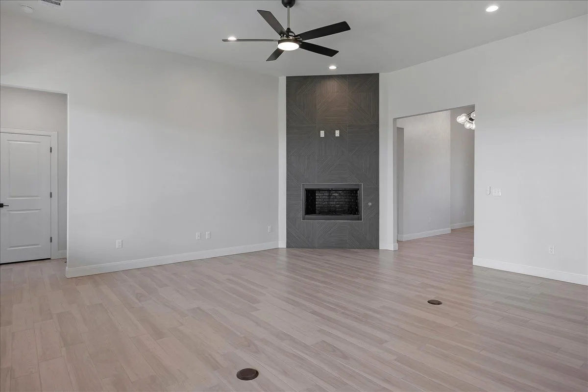 10351 Cactus Flower_07-Living Room 2.jpg