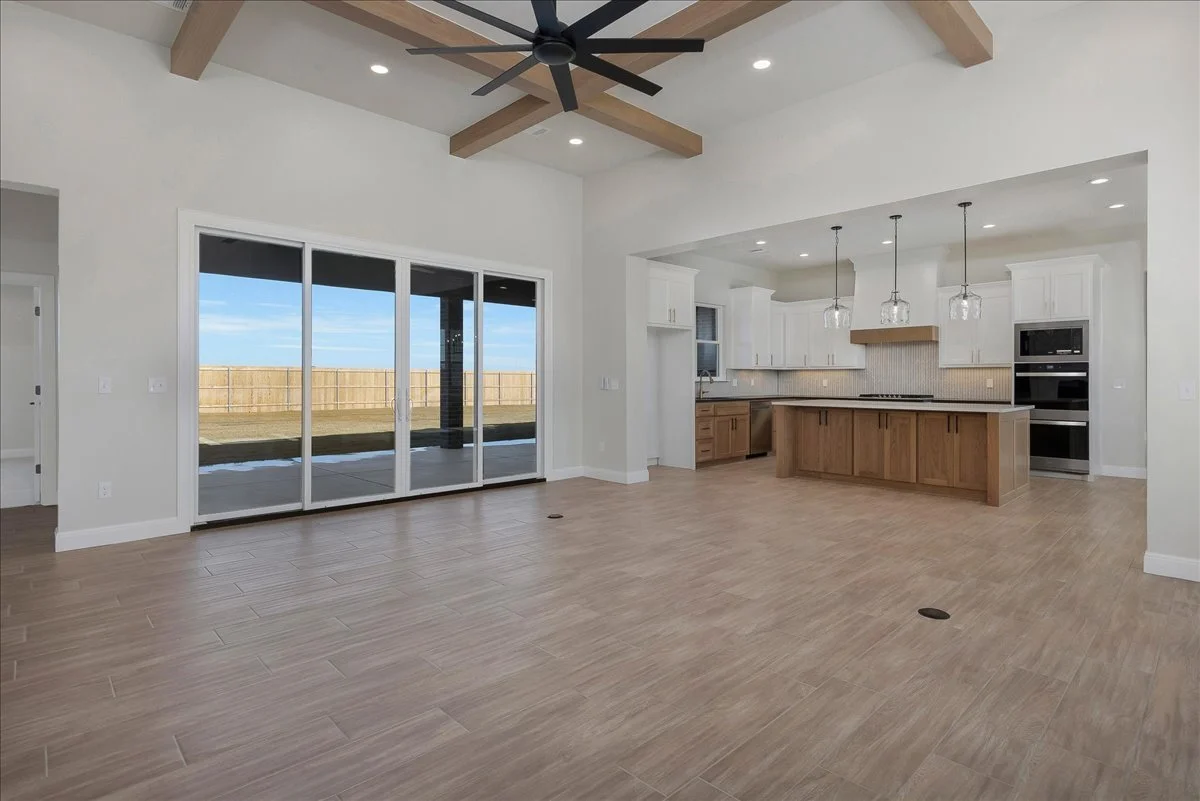 10400-Cactus-Flower-Rd-09-Living Room 3.jpg