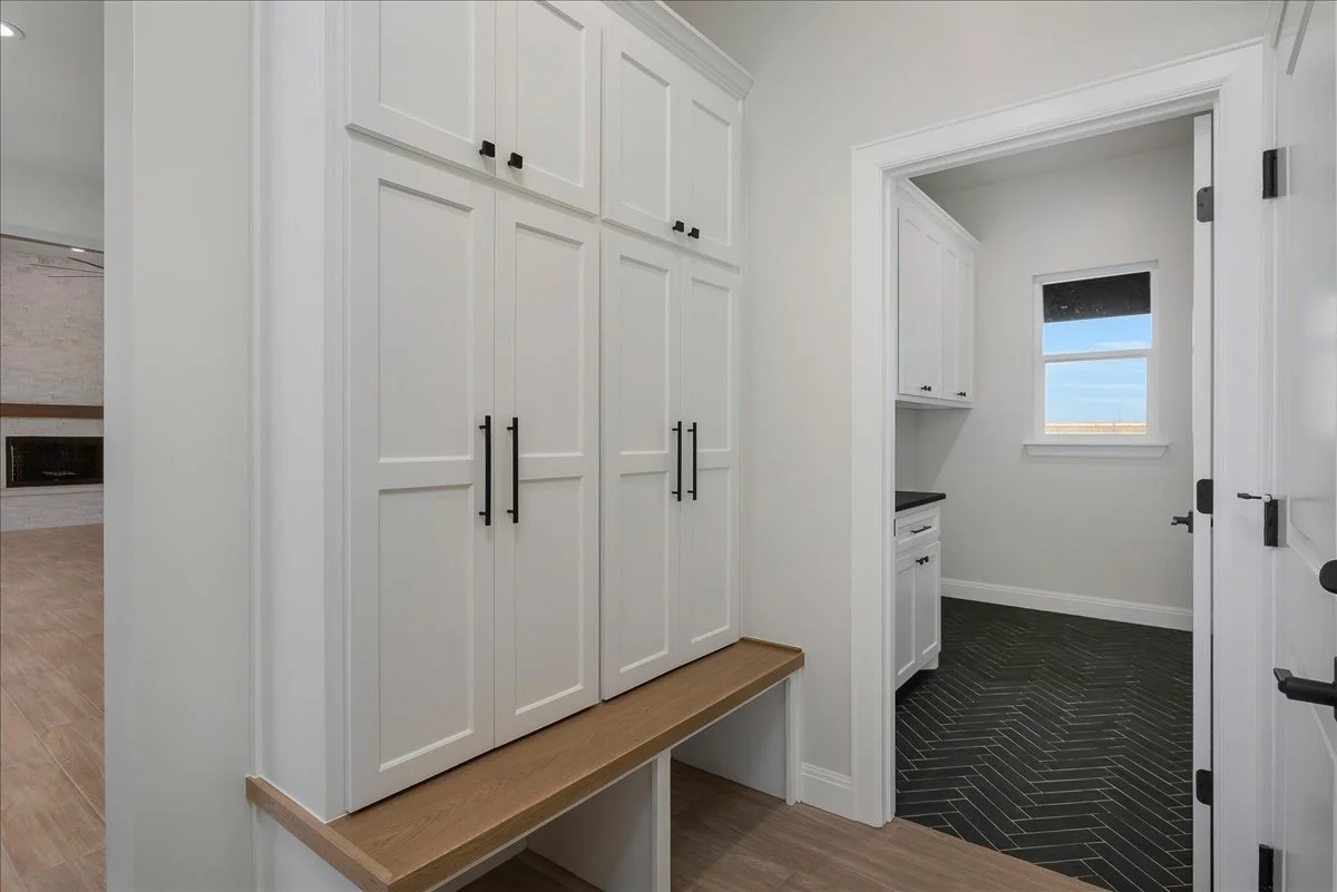 10400-Cactus-Flower-Rd-29-Mud Room.jpg