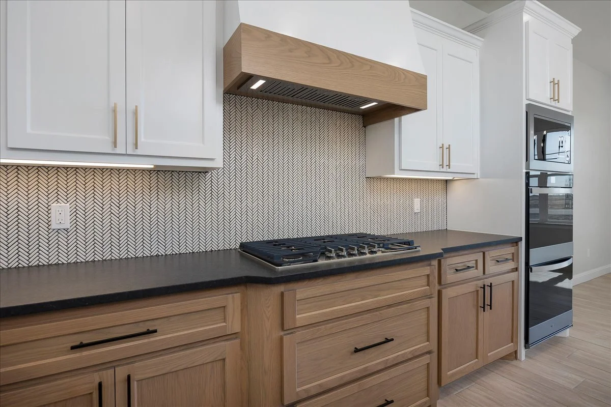 10400-Cactus-Flower-Rd-15-Kitchen 6.jpg