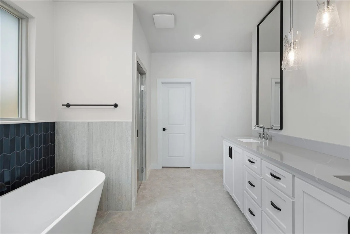 10351 Cactus Flower_16-Primary Bathroom.jpg