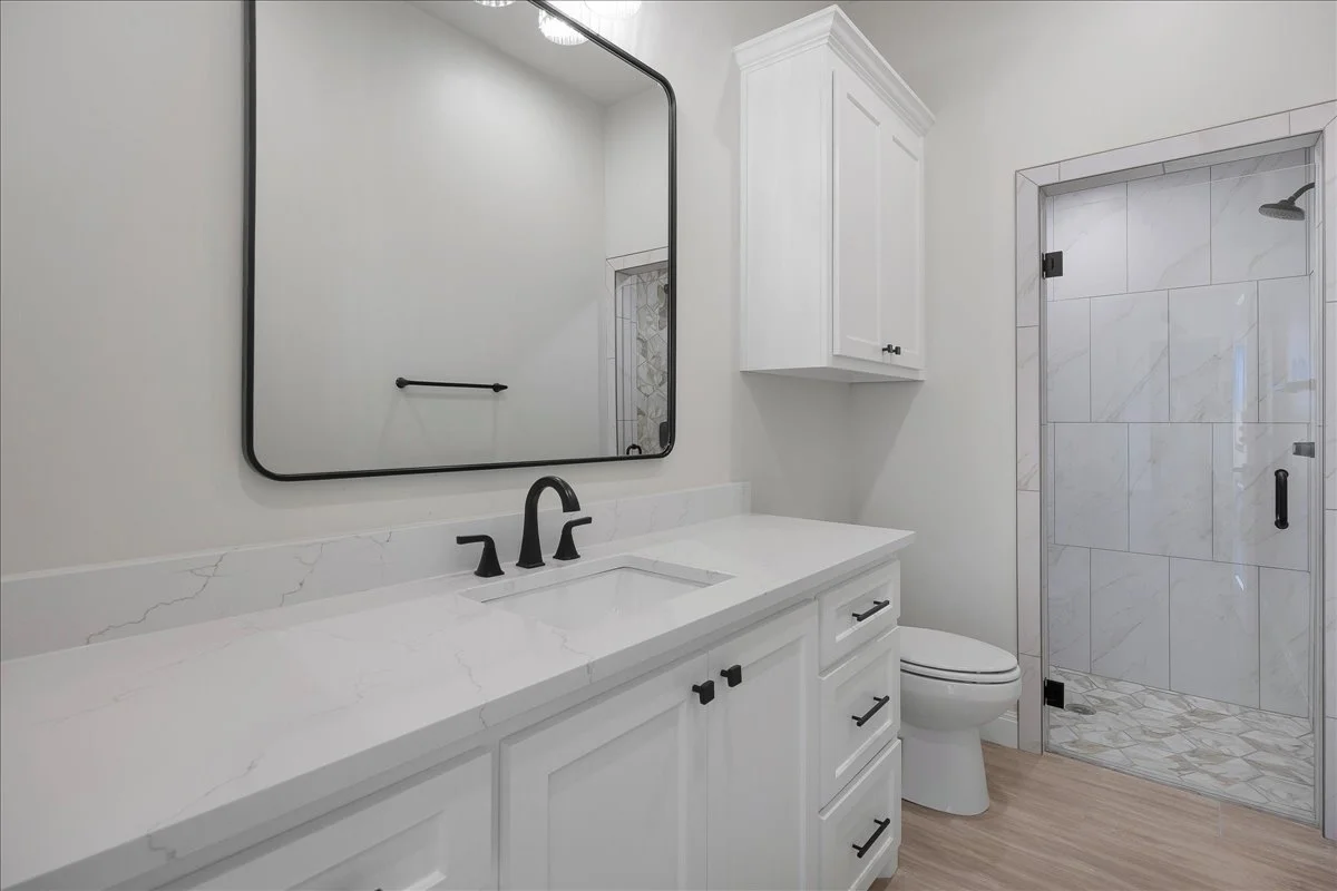 10400-Cactus-Flower-Rd-25-Bathroom 3.jpg