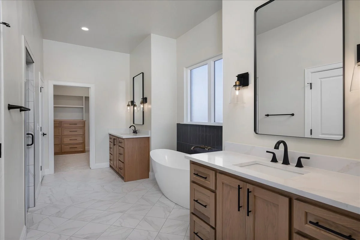 10400-Cactus-Flower-Rd-19-Primary Bathroom.jpg