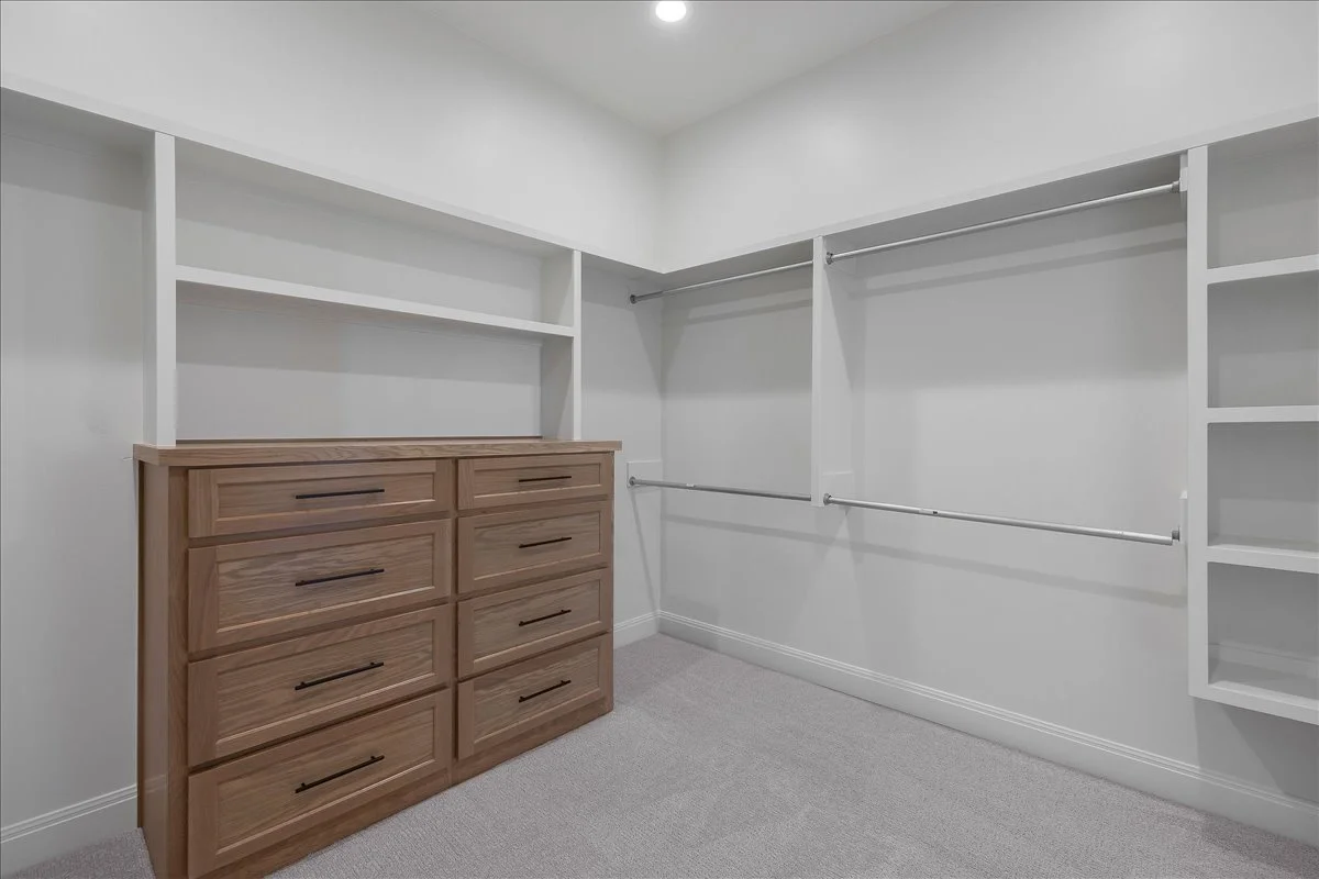 10400-Cactus-Flower-Rd-23-Primary Closet.jpg
