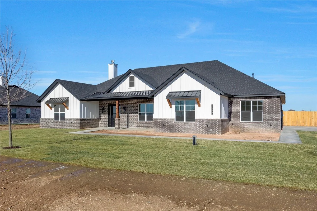 10400-Cactus-Flower-Rd-02-Front 2.jpg