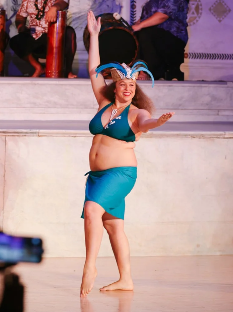 Stephanie Chace: 3rd Place Solo Ote'a Vahine (Aute Category)