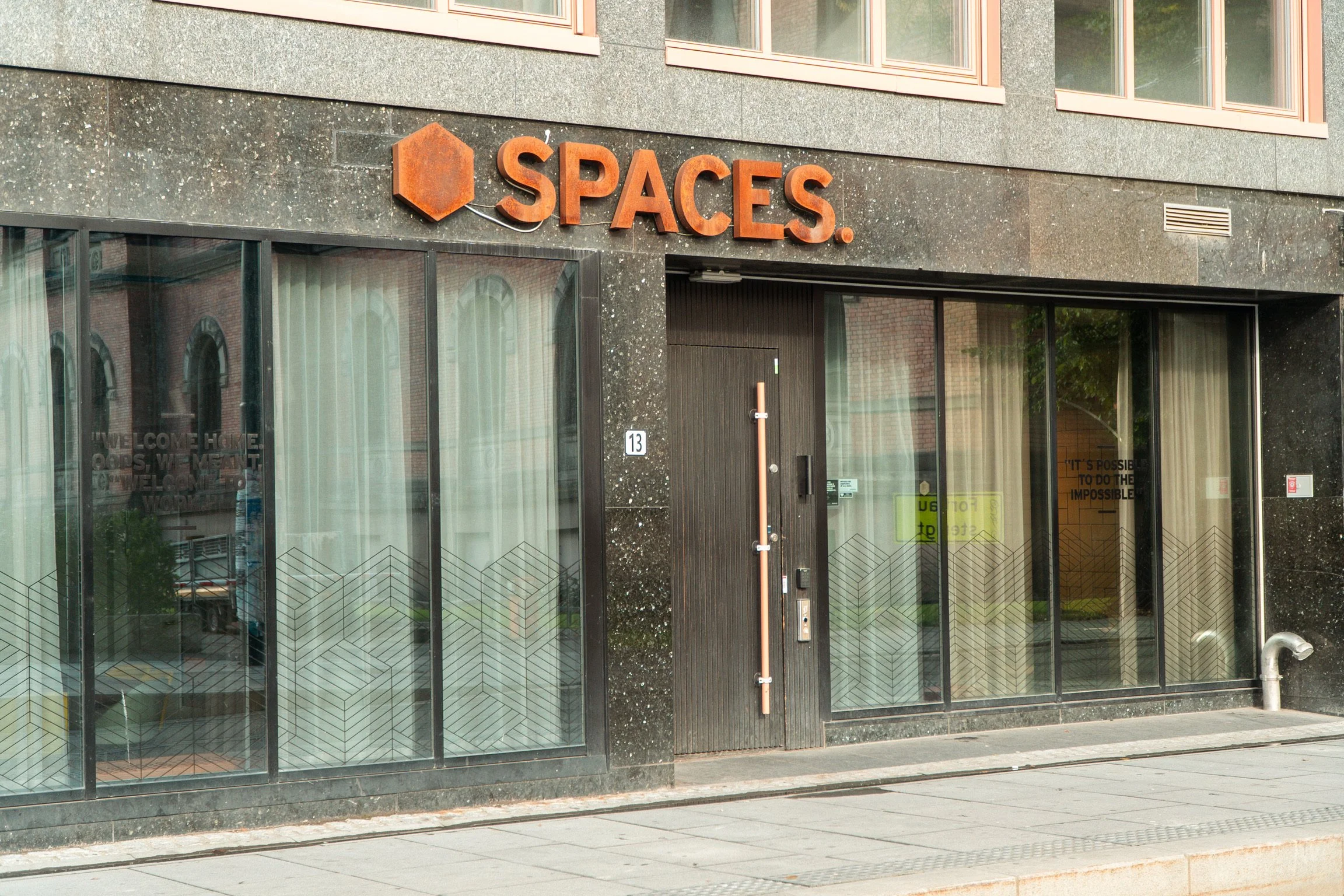 Fysioterapi sentralt på Tullinløkka (KA13). Michelle og Kaisa tilbyr trykkbølgebehandling, manuell behandling og opptrening i gym. Ingen henvisning. Bestill time her.