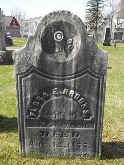 Pierre tombale de Flora Elisa Brooks décédée le 12 août 1877.