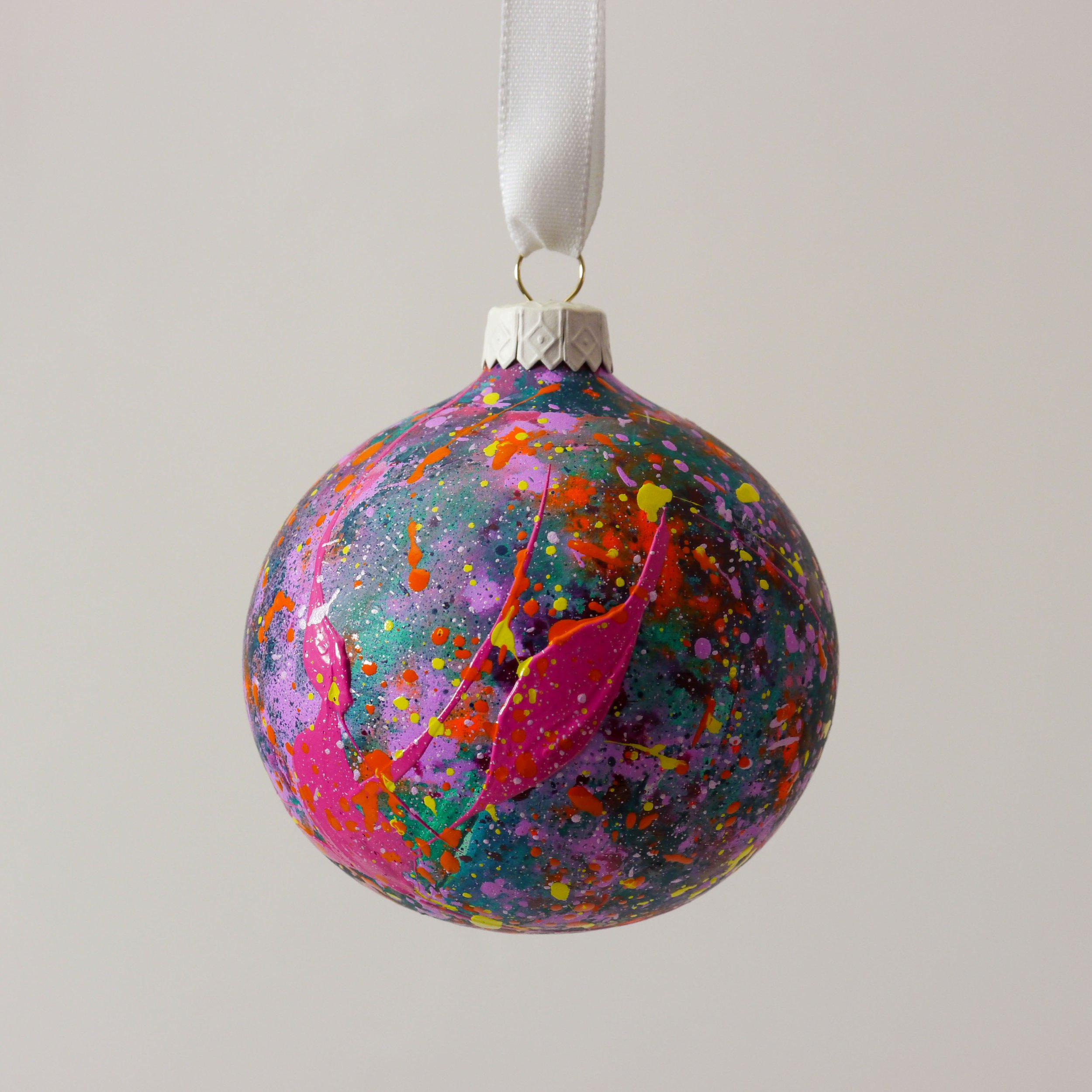 Ltd Edition Bauble 007-3.jpg