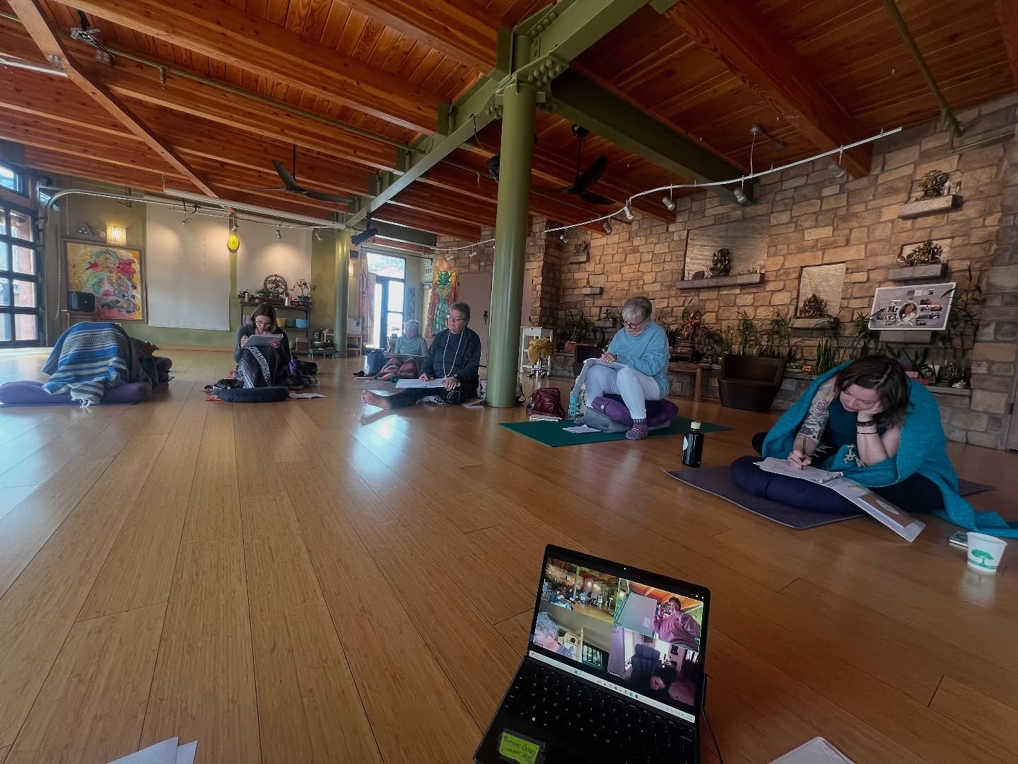 What a wonderful weekend at Yoga Home! Empowering people to step into their Self-autonomy creates space for others to exist within theirs! Yoga therefore is a tool of social justice! Empowering the oneness in all of us to stand with the oppressed amo