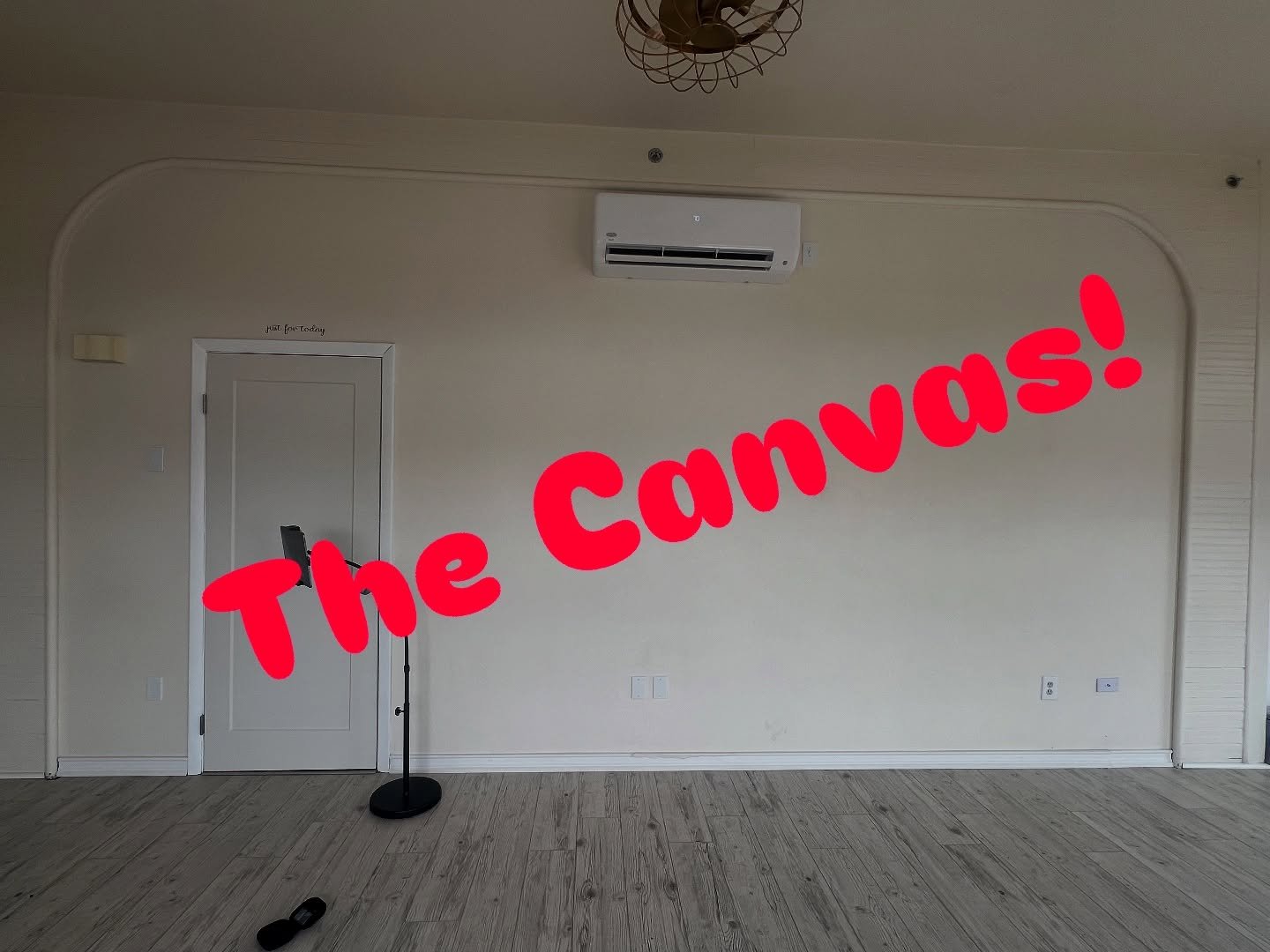 ✨Change inspires creativity, and creativity is when we are closest to Source. 🙏
✨So excited for the new space, the new feel, the new community, and the new opportunities! 😍
✨Adding to the beautiful mandāla already in the space! 🥰
#yogahomecos #