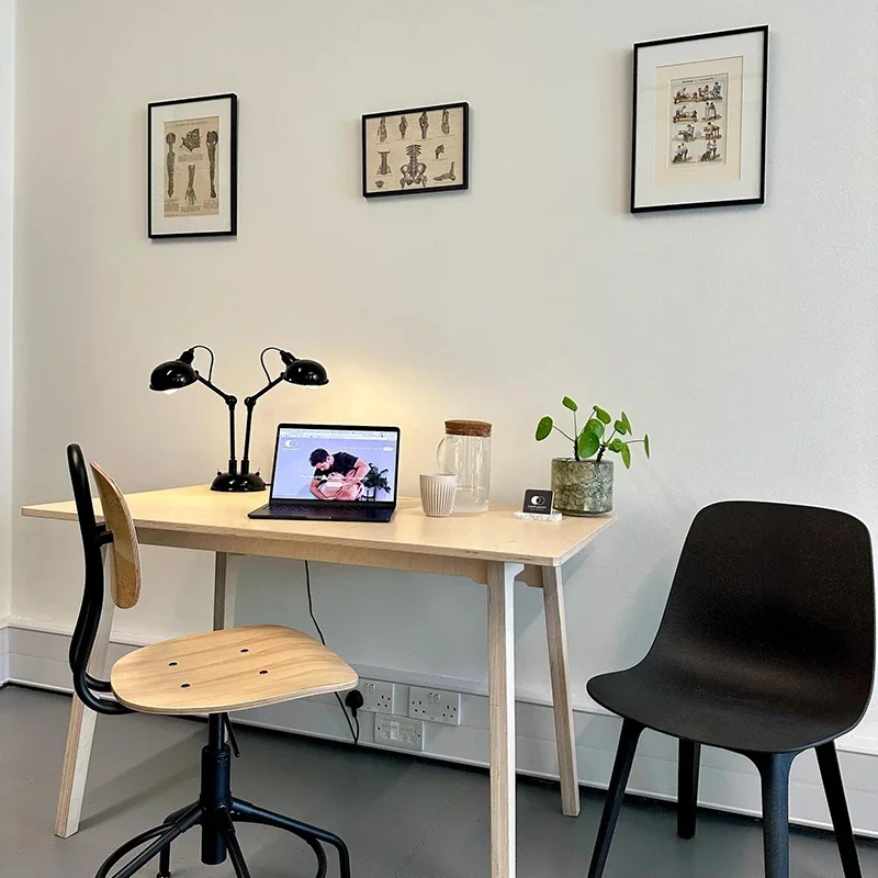 Consultation desk at Complement Osteo & Physio clinic in Islington, London