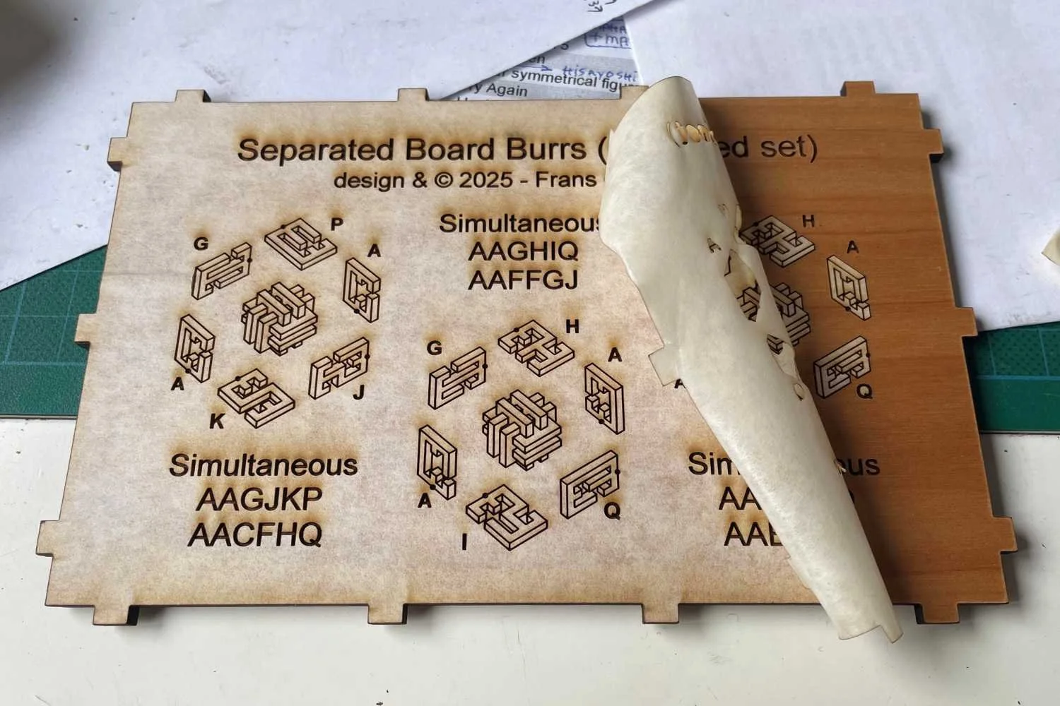 Separated Board Burr puzzle set by Frans de Vreugd