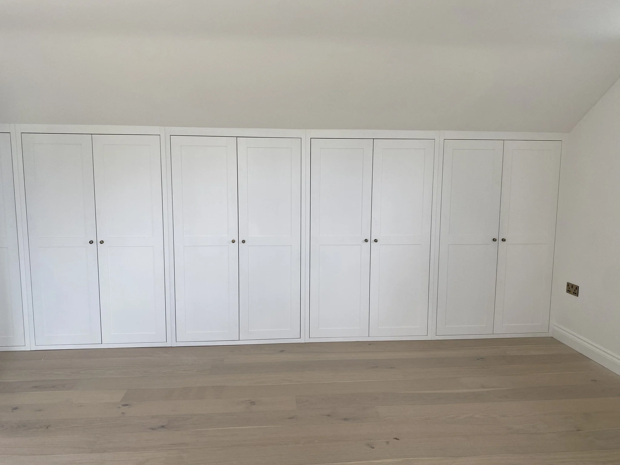 Thistleton Wardrobes master BR (2).JPEG