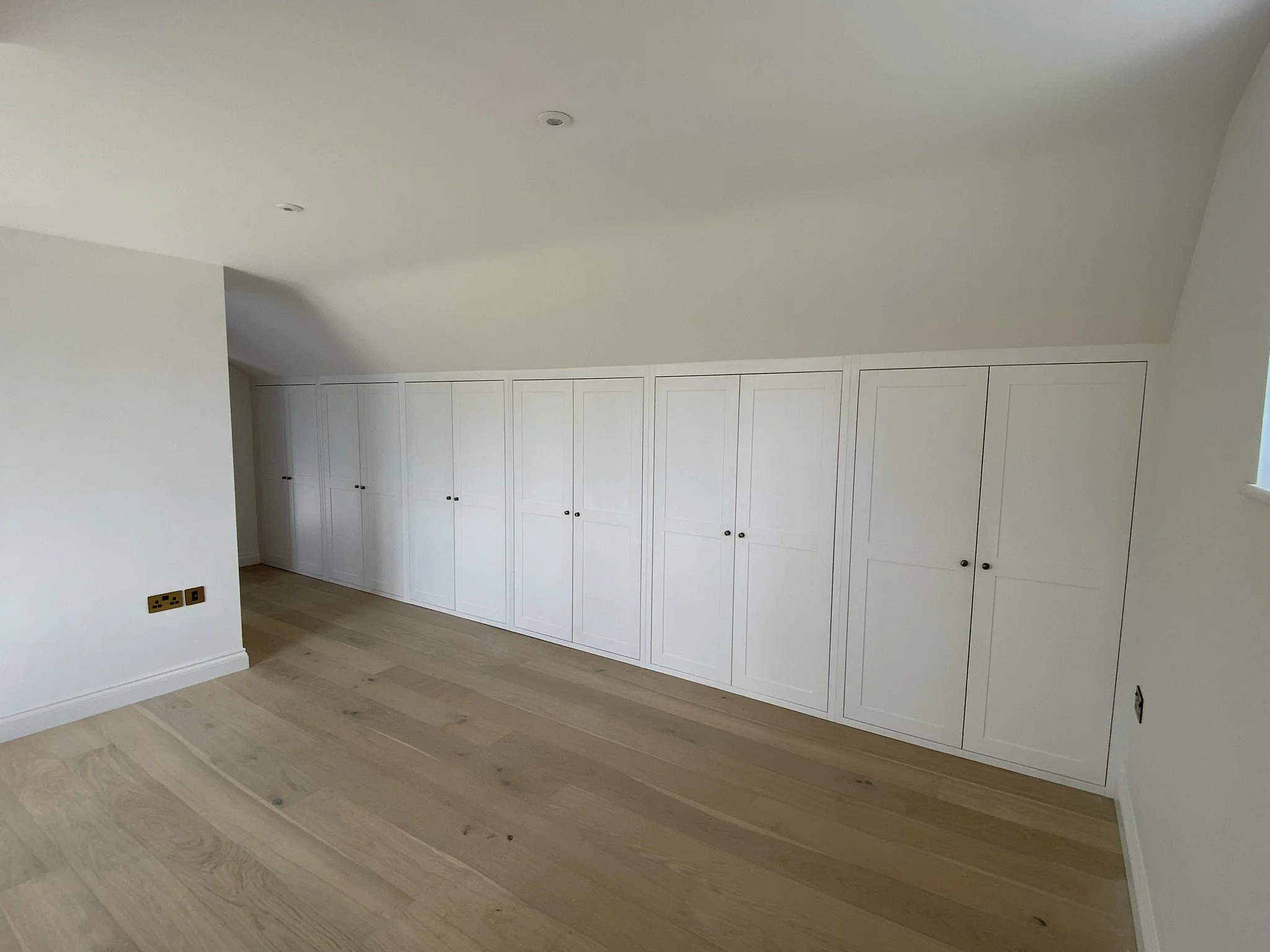 Thistleton Wardrobes master BR (3).JPEG