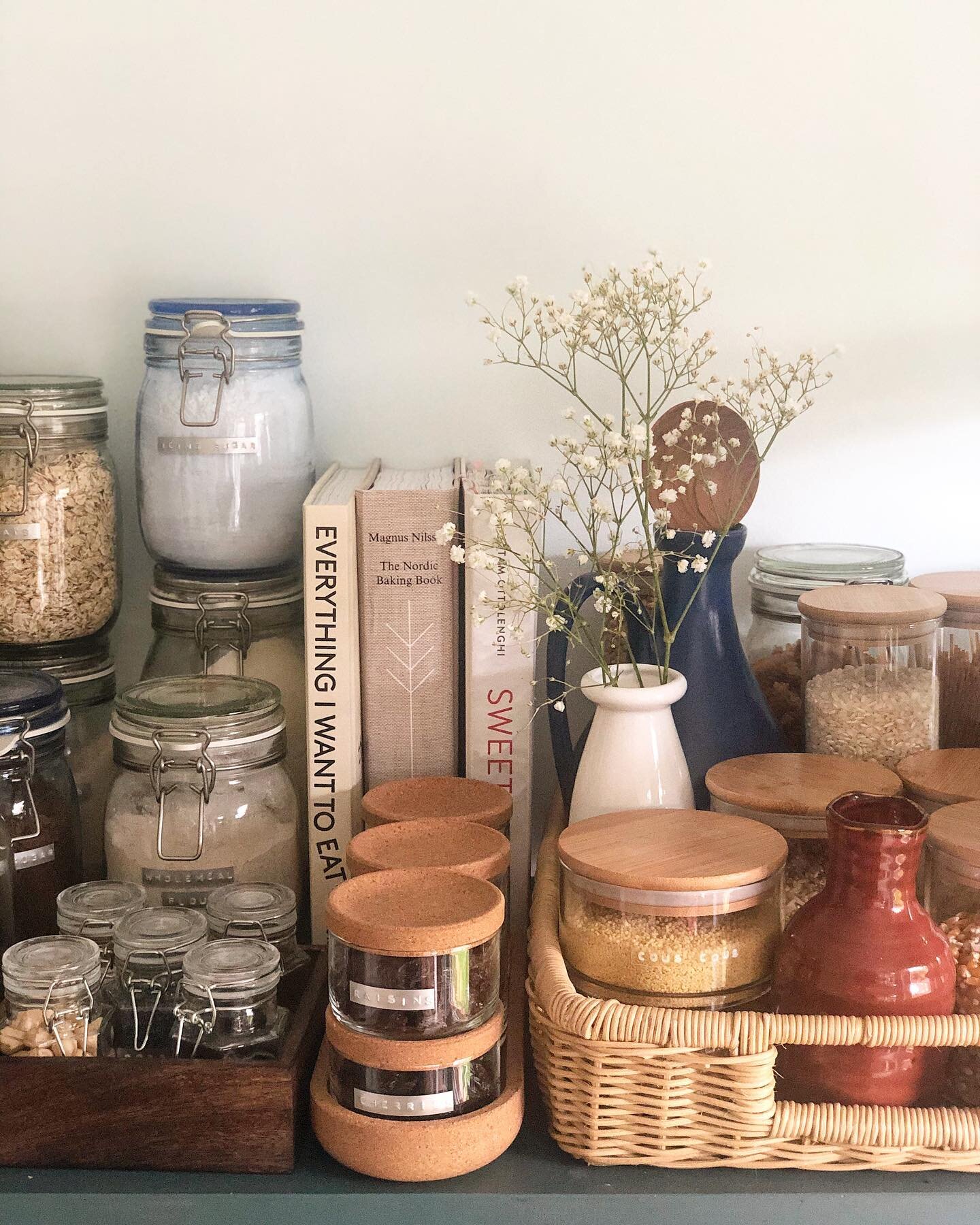 Everyone loves a good shelfie right? Also featuring the lovely white gyposophila I got 😍

But beyond having nice jars now - it&rsquo;s been nice to discover lots of local zero waste stores to go to fill them! I&rsquo;ve tagged some of my SE London f