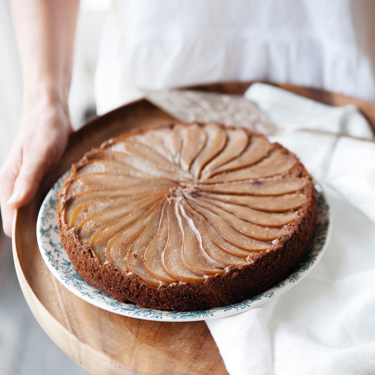 Ad. Pear, Walnut &amp; Cardamom Cake.
I made this delicious, gluten free cake with a collection of ingredients from @countdown_nz and though it sounds a little bit fancy, it is actually super affordable (swipe to see the price of this recipe). I love