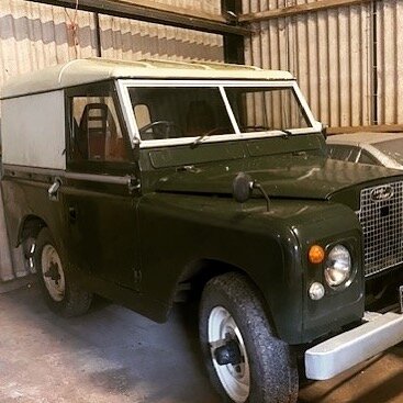 Waiting patiently for its restoration and new owner.

For sale with or without restoration and it already has a galvanised chassis!

#landroverseries #landrover #carrestoration