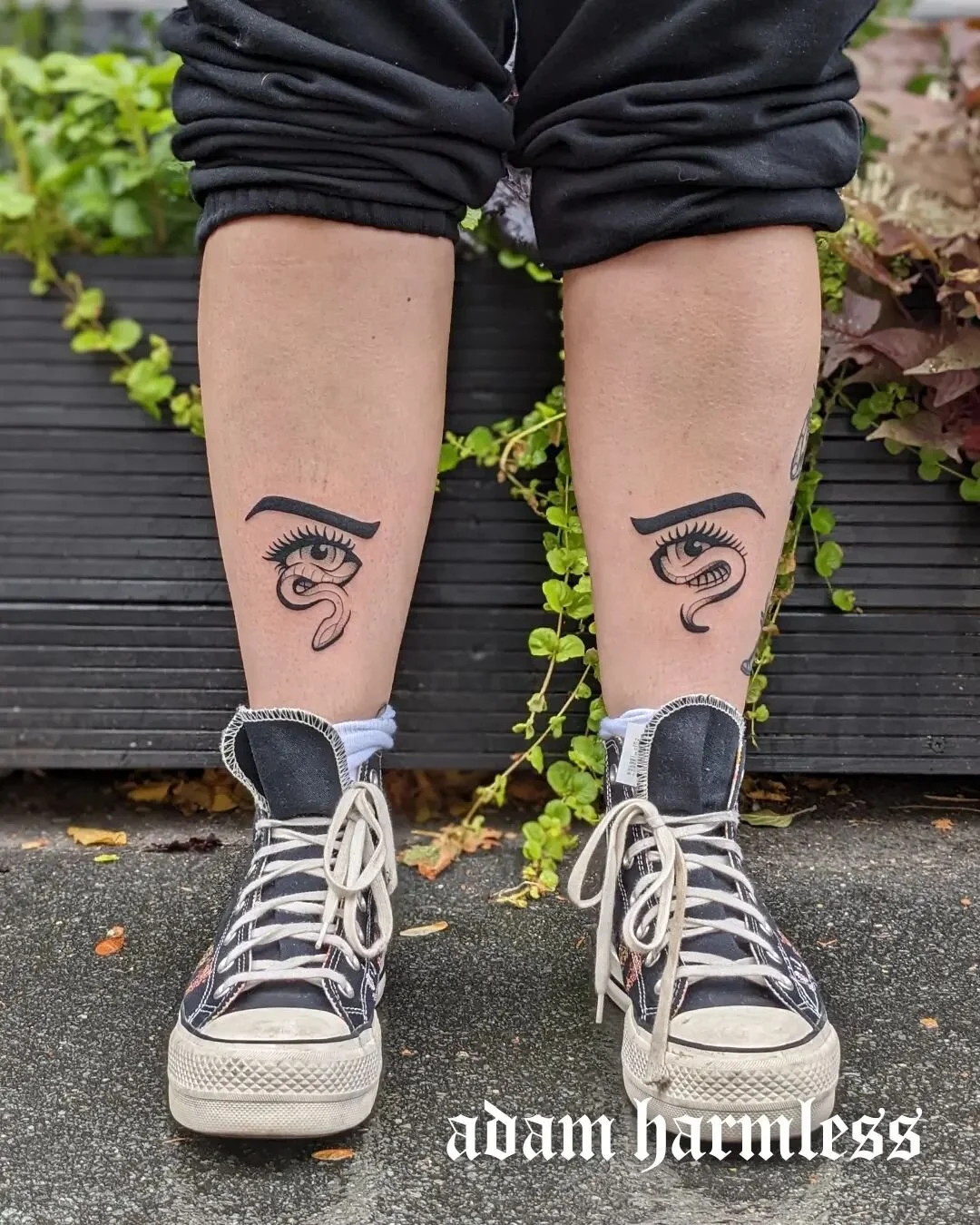 Some EYEBALLS for your eyeballzzzz! Thanks for this one Beth, I love this placement so much :)⁠
.⁠
Eco-conscious and Vegan tattooing 🌱💚⁠
Based at @harmlesstattoo⁠
For enquiries, please email hello@adam-willett.com or visit www.adam-willett.com⁠
.⁠
