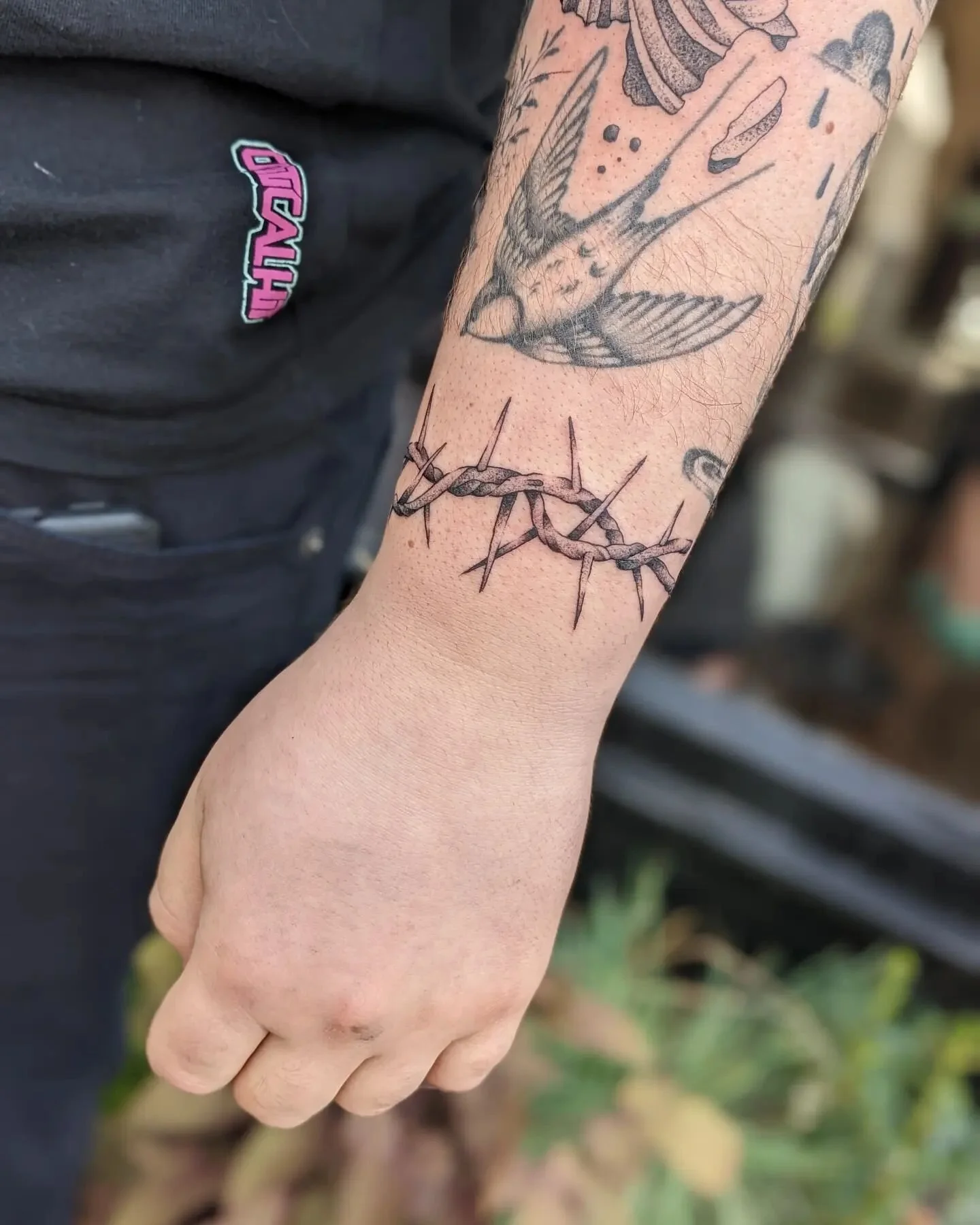 THORNY BRACELET made for Jack. Spikey bois are always welcome!
.
Eco-conscious and Vegan tattooing 🌱💚⁠
Based at @harmlesstattoo⁠
For enquiries, please email hello@adam-willett.com or visit www.adam-willett.com