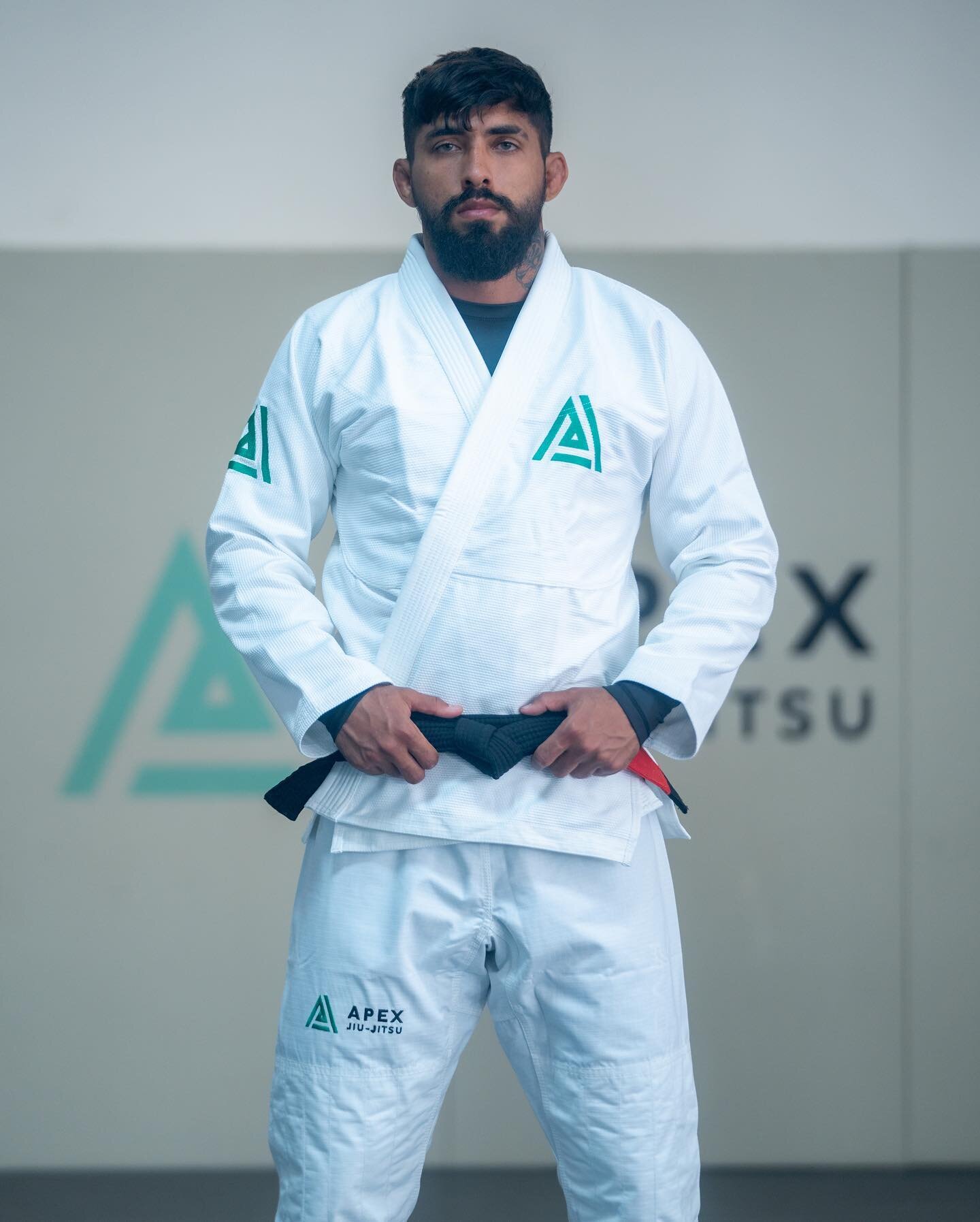 Apex Gis now available. DM to reserve yours!

📷 @zohaibmughal 

#apexjiujitsu #bjj #brazilianjiujitsu #apexbjj #london