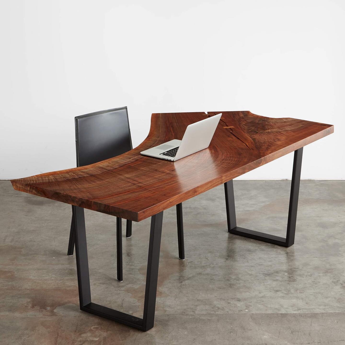 Purposeful work deserves a meaning place to perform. 
.
Our reclaimed slab Walnut desk helps create an organic space that is elegant by nature while matching the quality of work it&rsquo;s used for.
.
.
.
@urbanlumberco 
.
.
#urbanhardwoods #woodwork