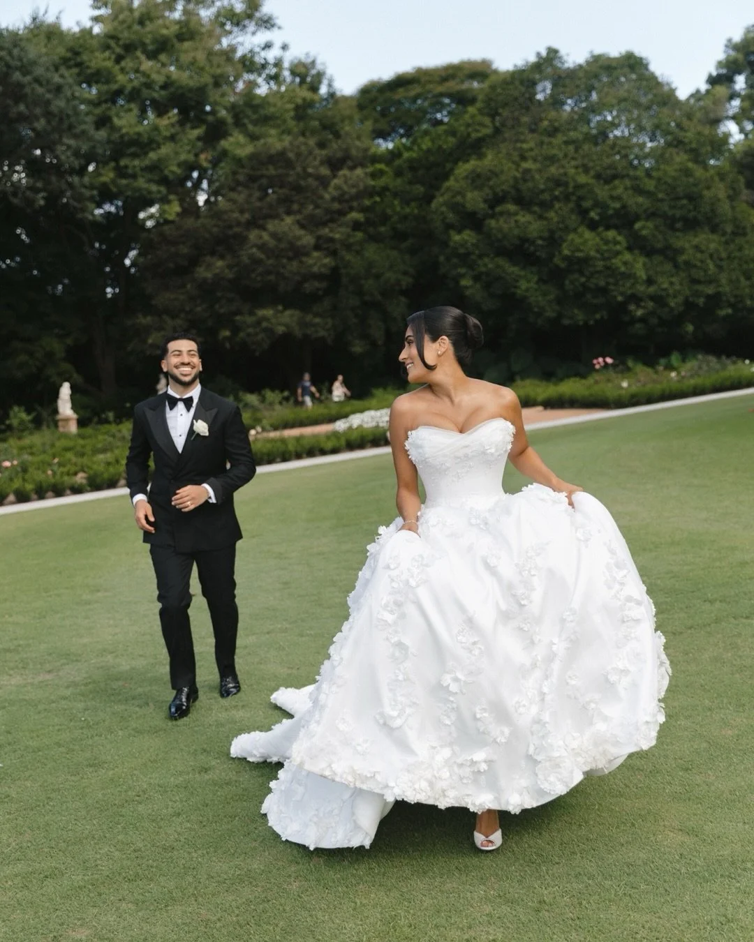 A few more from Isabella &amp; Christian&rsquo;s special day.

{the crew}

Photography @julianrinaldiphotography 
Video @sodaweddingcreatives 
Bride @isabellafornero 
Groom @botros27 
On the Day Coordinator @designedbydevents
Dress @leahdagloria
Shoe