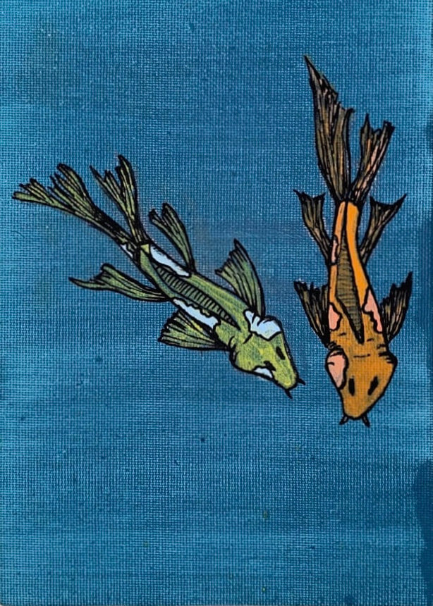 Illustration of two fish swimming in a blue background, one green and the other orange with black markings.