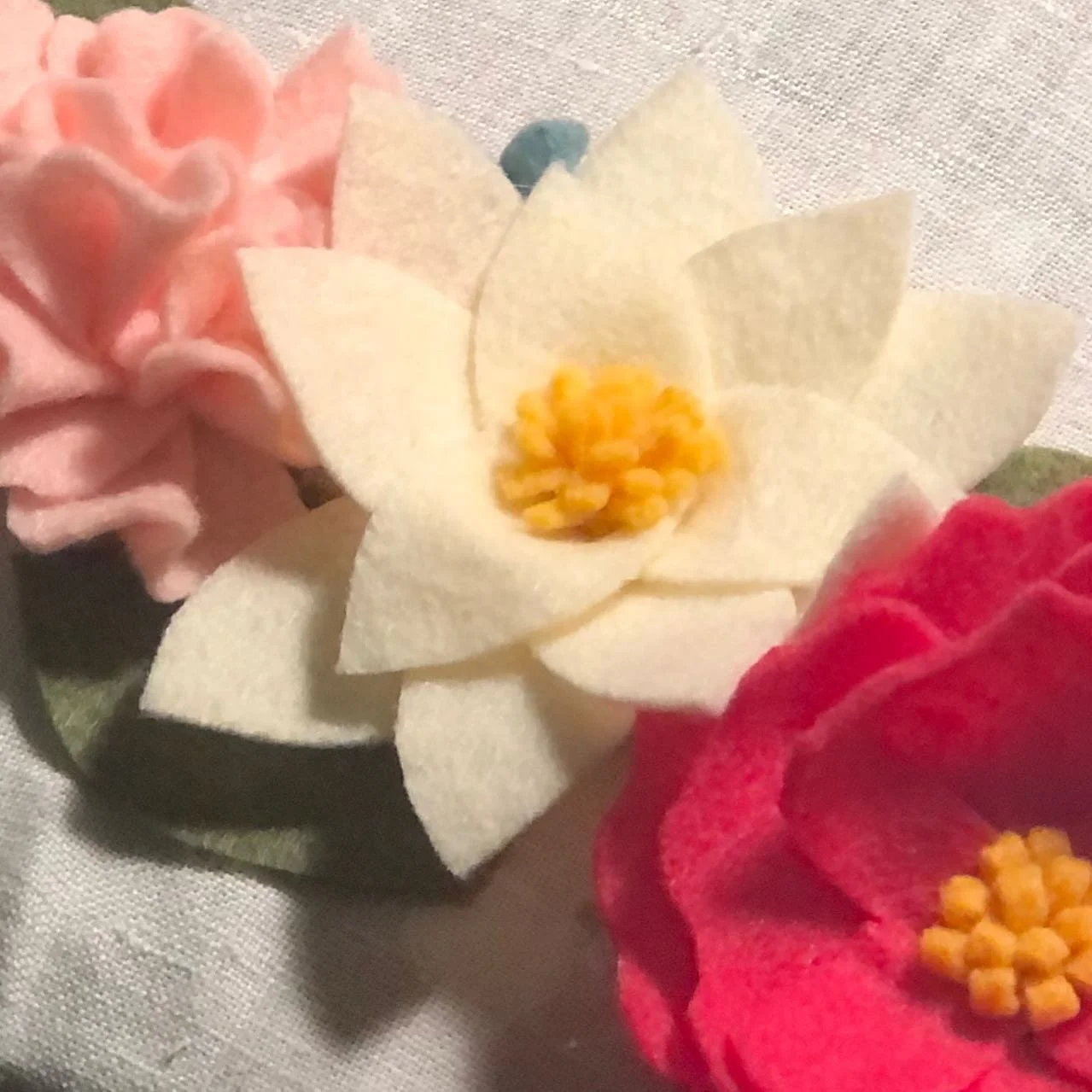 Sneaky peaky! 😉☺️