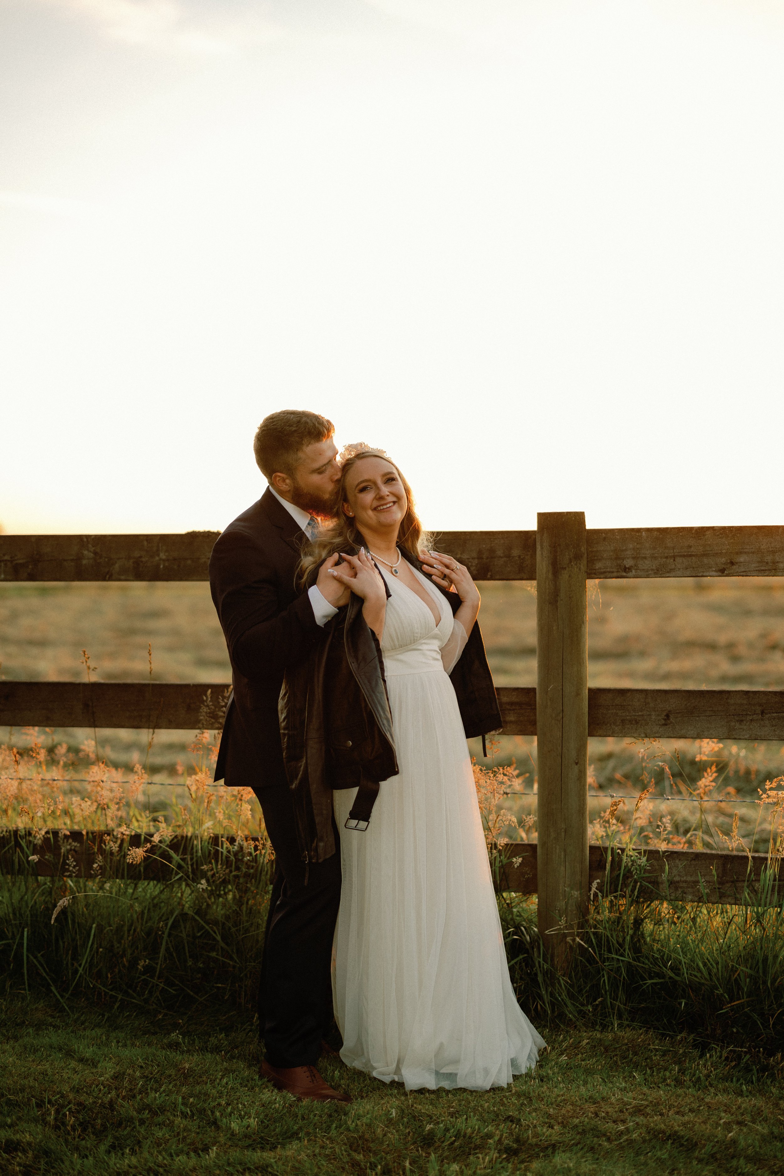 Roddick’s Barn Countryside Wedding: A Love Story of Hailey and William Captured in Light and Shadows