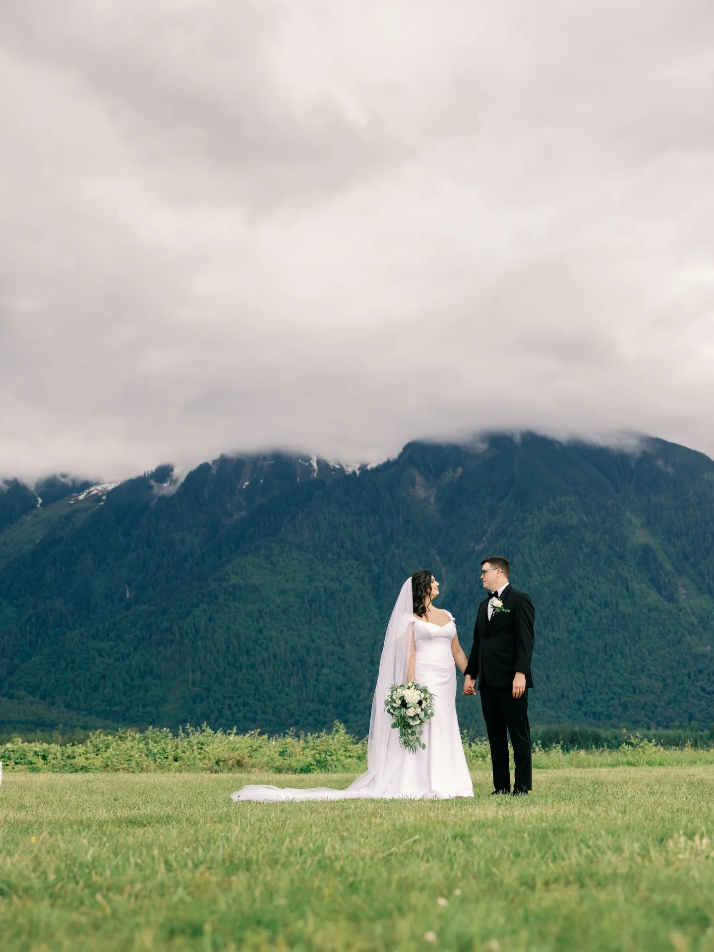 Reyna and Adam 💕 

deminphotography.com

#vancouverweddingphotography  #vancouverweddingphotographer #weddingphotography #wedding #bride