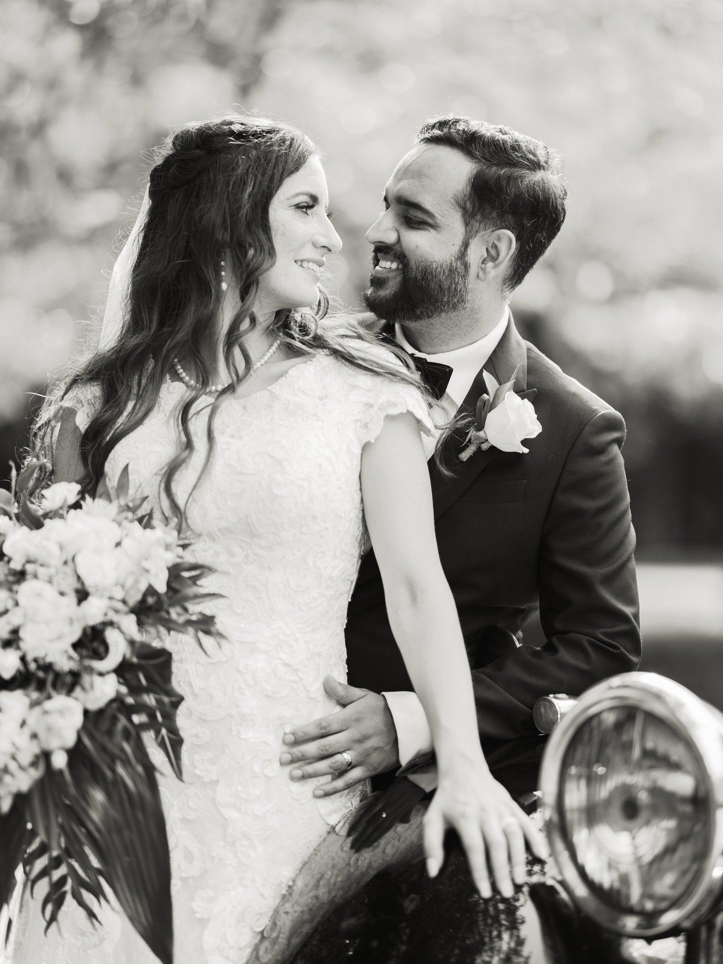 M + J 💕 

deminphotography.com

#vancouverweddingphotography  #vancouverweddingphotographer #weddingphotography #wedding #bride