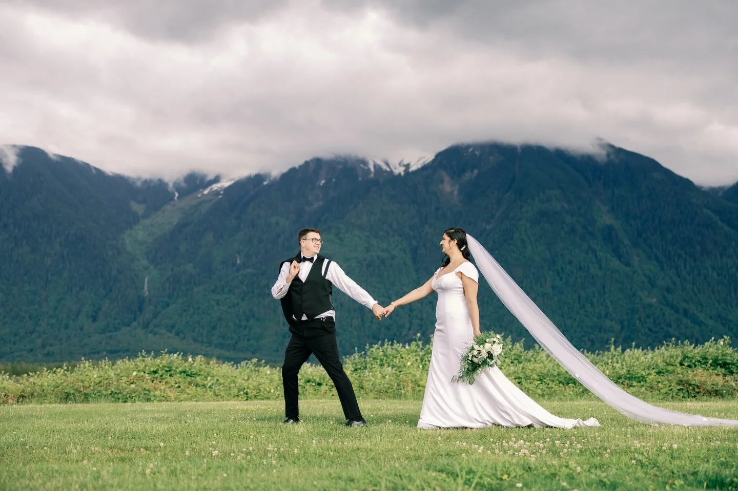 R + A 💕 

deminphotography.com

#vancouverweddingphotography  #vancouverweddingphotographer #weddingphotography #wedding #bride