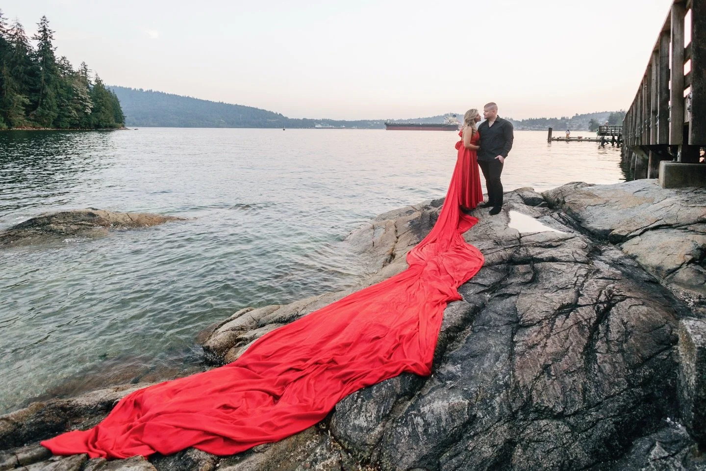 That&rsquo;s the dress to wear for your engagement shoot 

deminphotography.com

#vancouverweddingphotography  #vancouverweddingphotographer #engaged #engagement